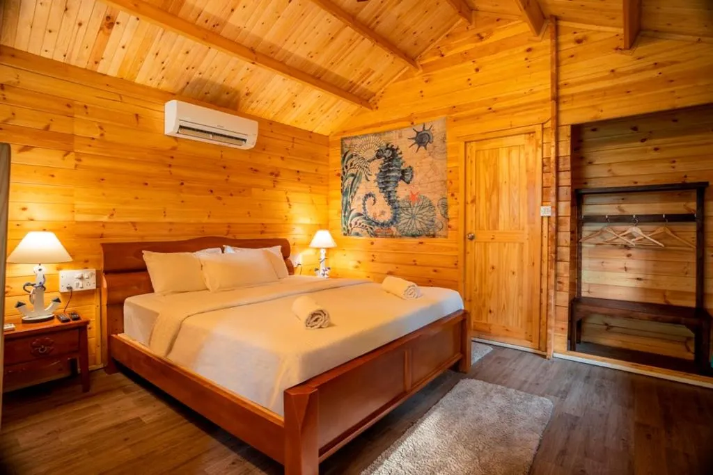 Bed in Montego Bay Beach Village - Morjim