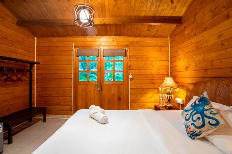 Bed in Montego Bay Beach Village - Morjim