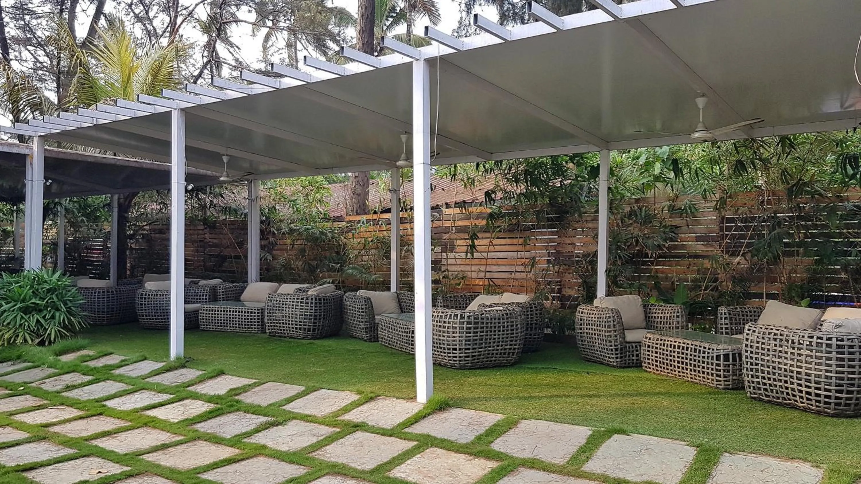 Restaurant/places to eat in Montego Bay Beach Village - Morjim