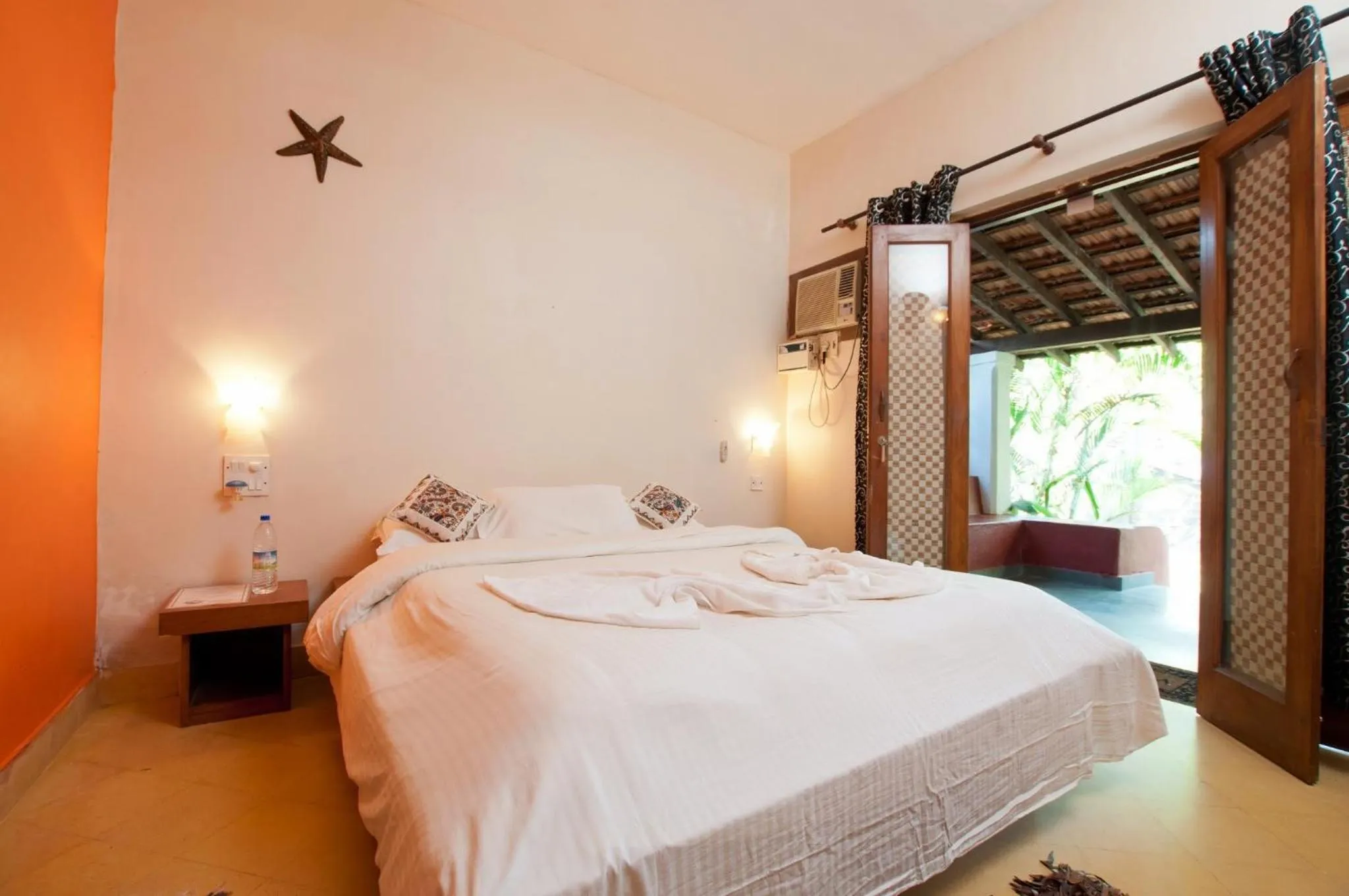 Day, Bed in Montego Bay Beach Village - Morjim