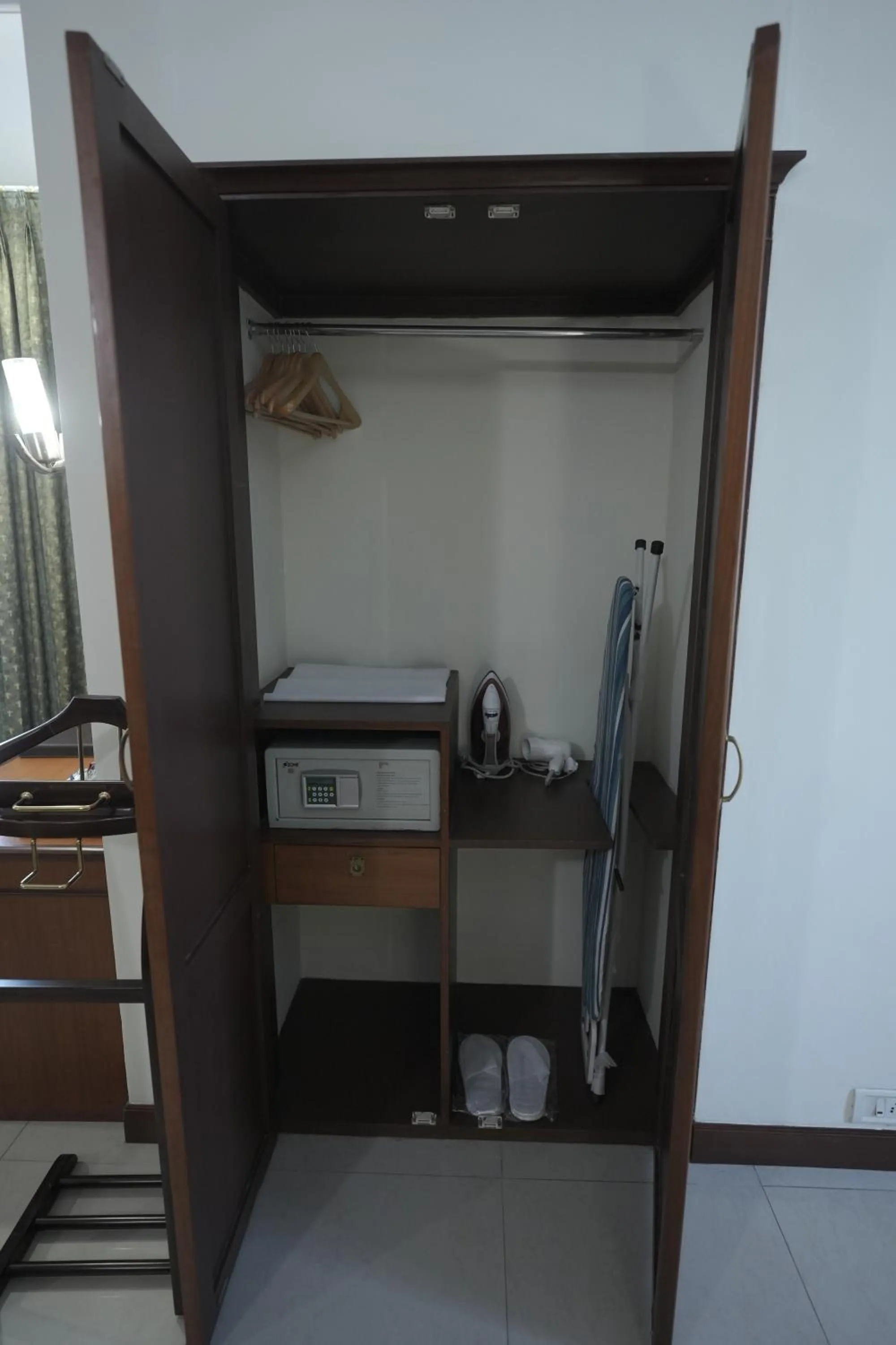 wardrobe in Maurya Rajadhani