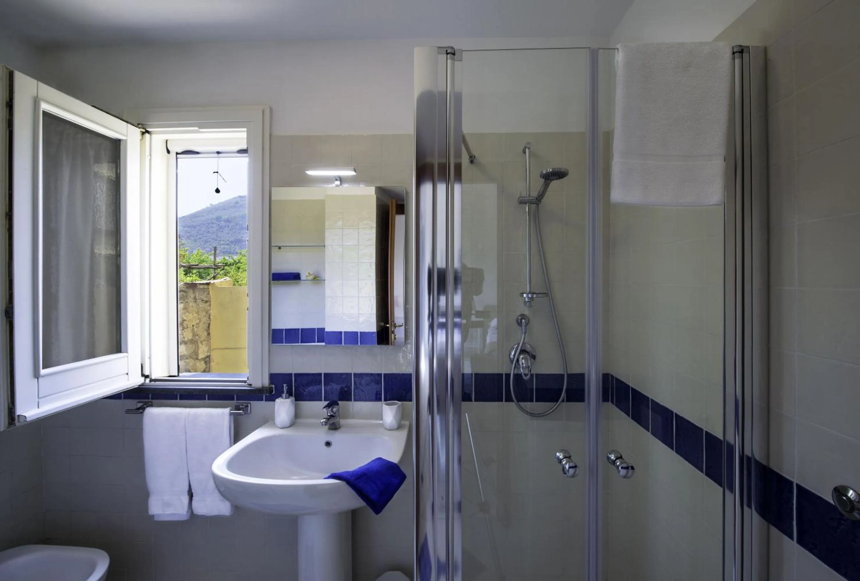 Shower in Casa Assunta B&B