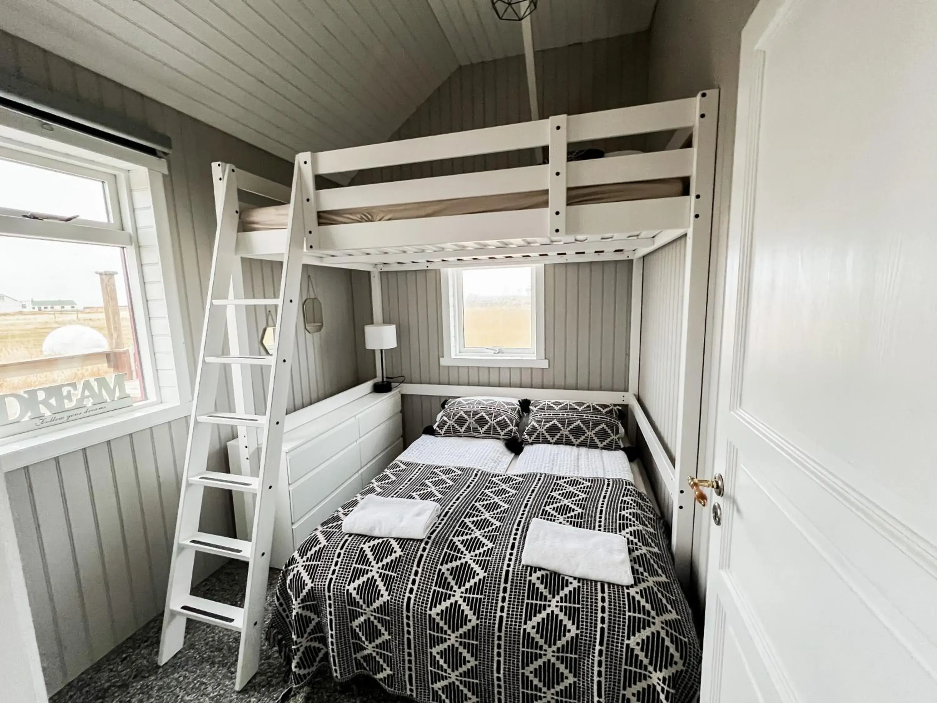 Two-Bedroom Cottage (5 Adults) in Garður Apartments Two-Bedroom Cottage (5 Adults) in Garður Apartments