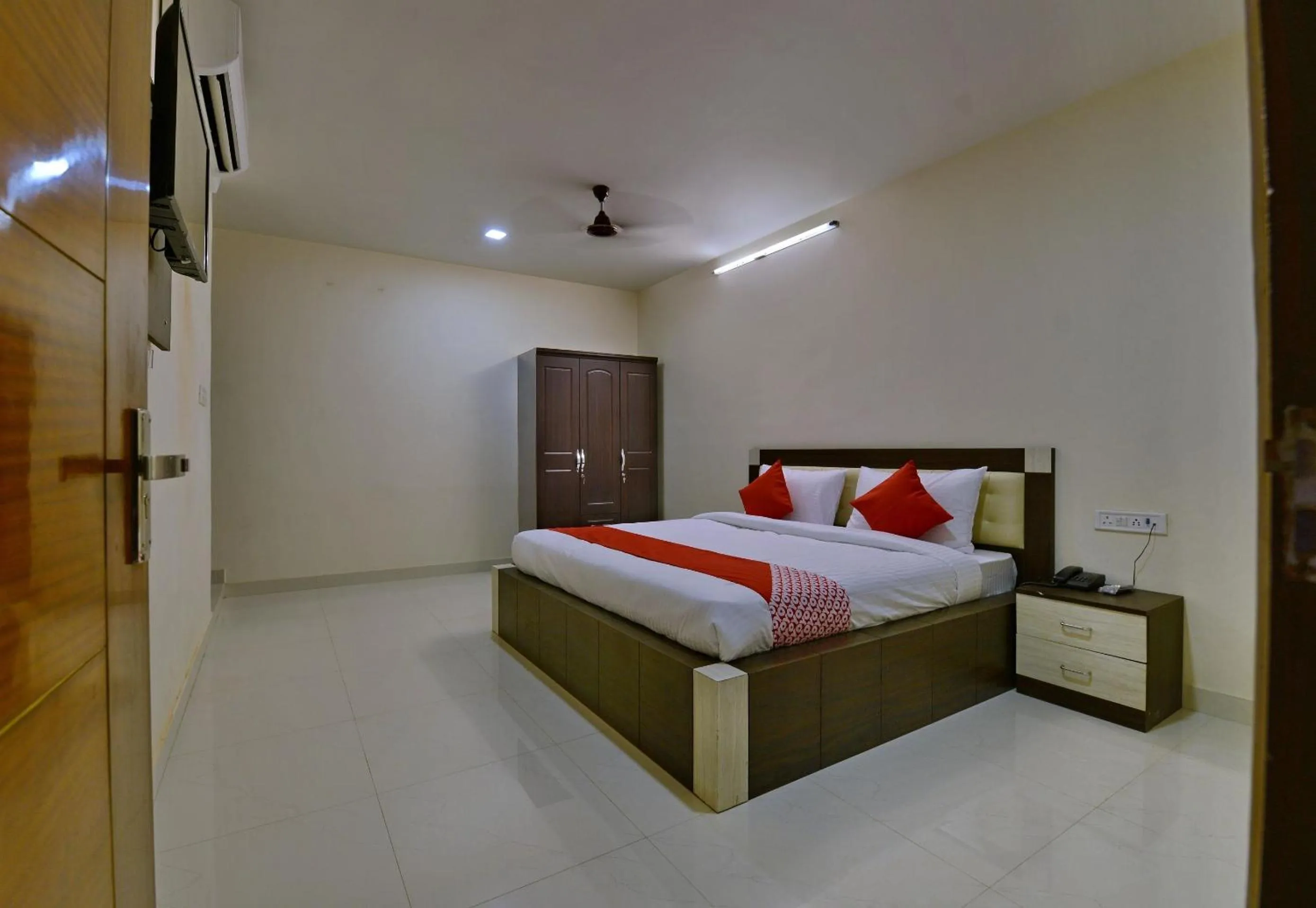 Bedroom, Bed in Hotel O Heritage Haveli