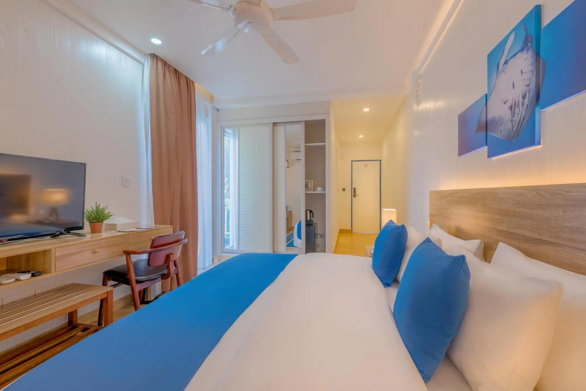 cot, Bed in Dhiguveli Maldives