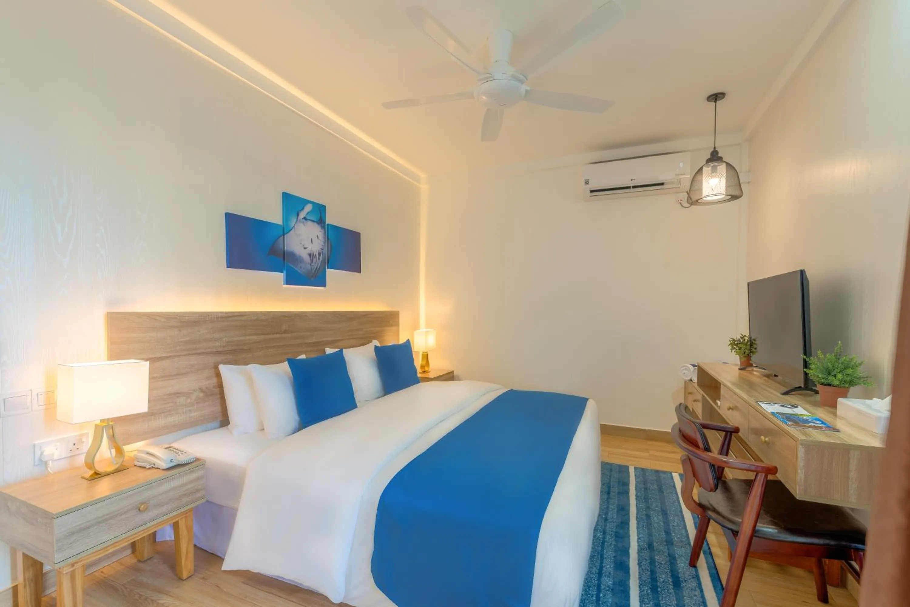 cot, Bed in Dhiguveli Maldives