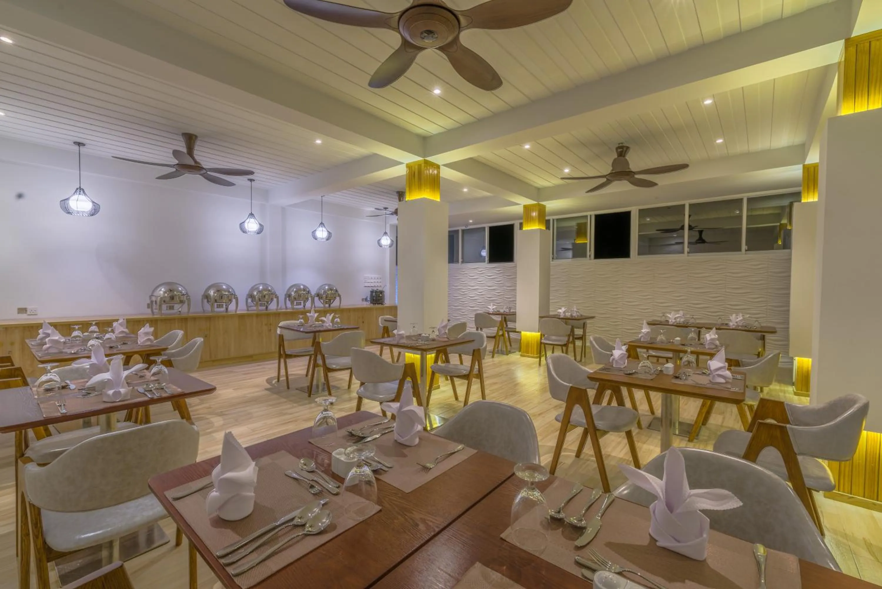 Restaurant/places to eat in Dhiguveli Maldives