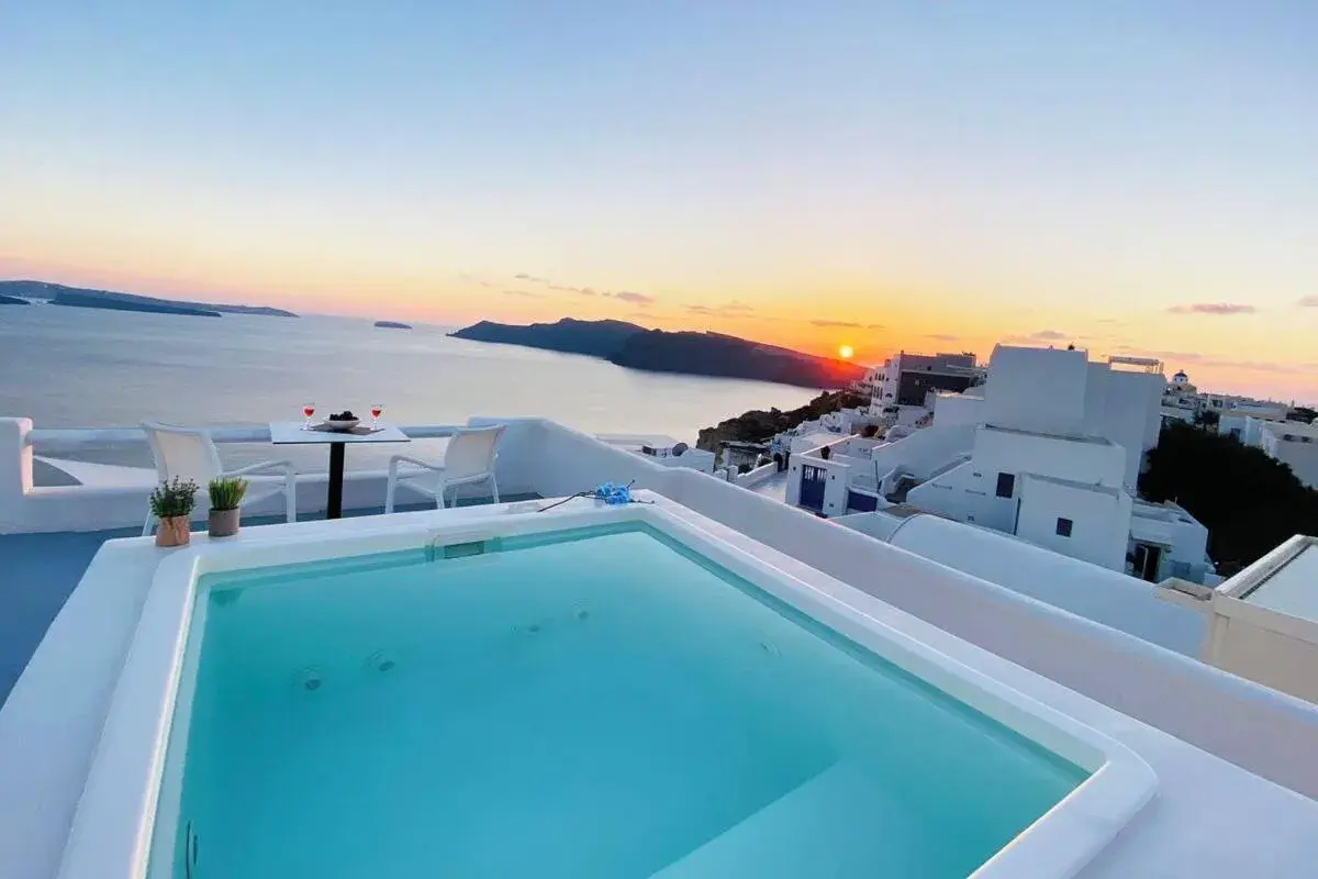 Deluxe Suite with Spa Bath in Sophia Oia View Deluxe Suite with Spa Bath in Sophia Oia View