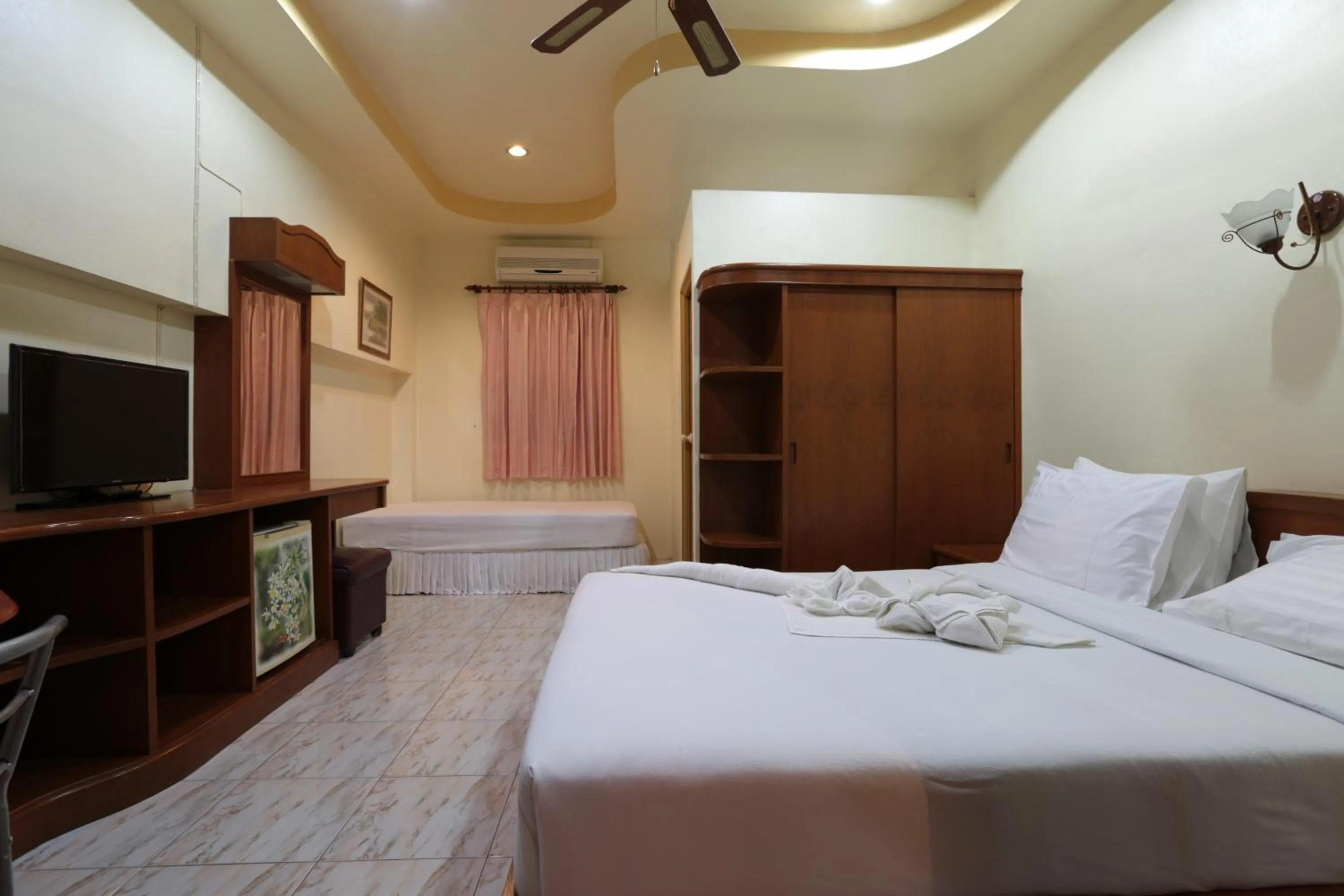 Bed in Khun Ying House