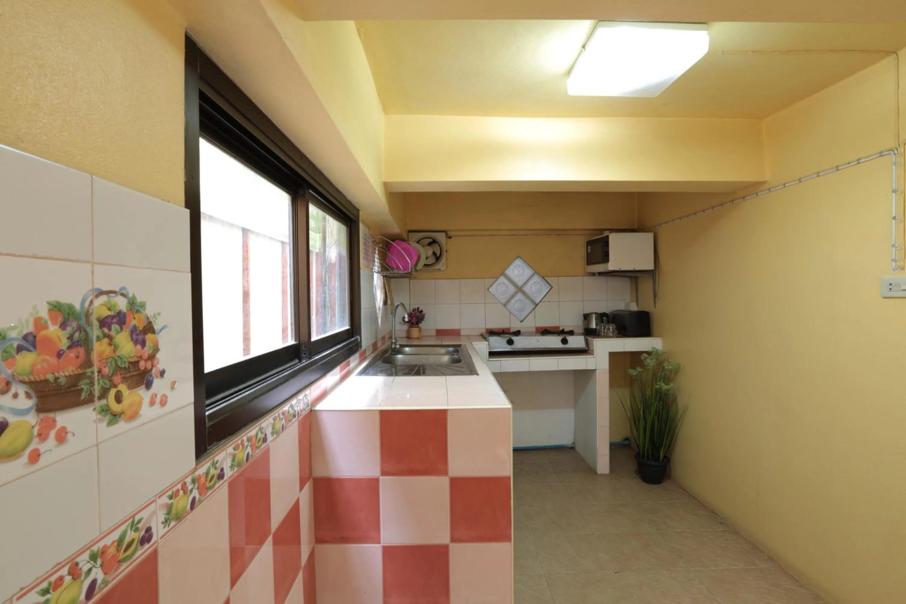 Coffee/tea facilities in Khun Ying House