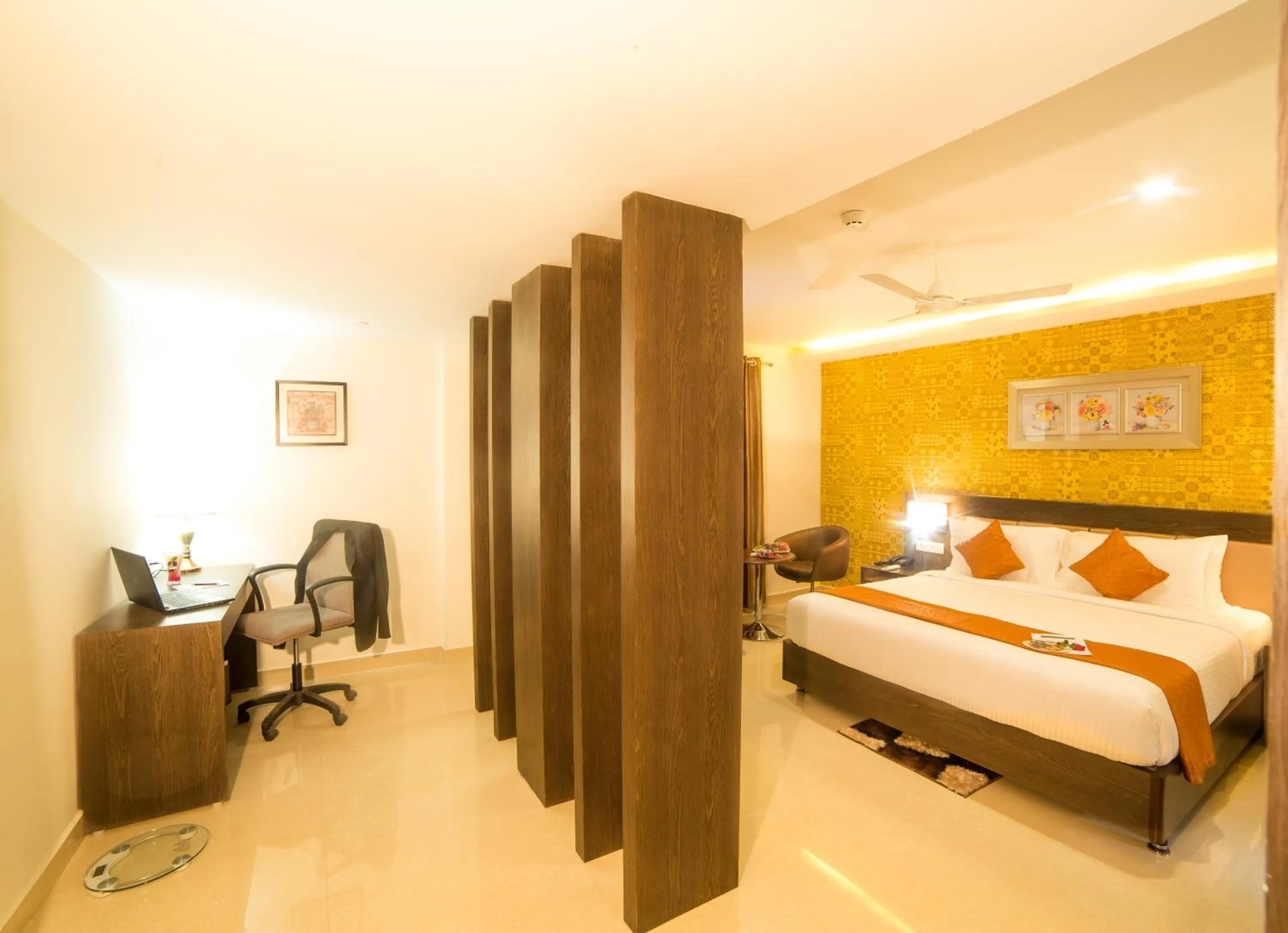 Bed in Hotel Indraprasttha