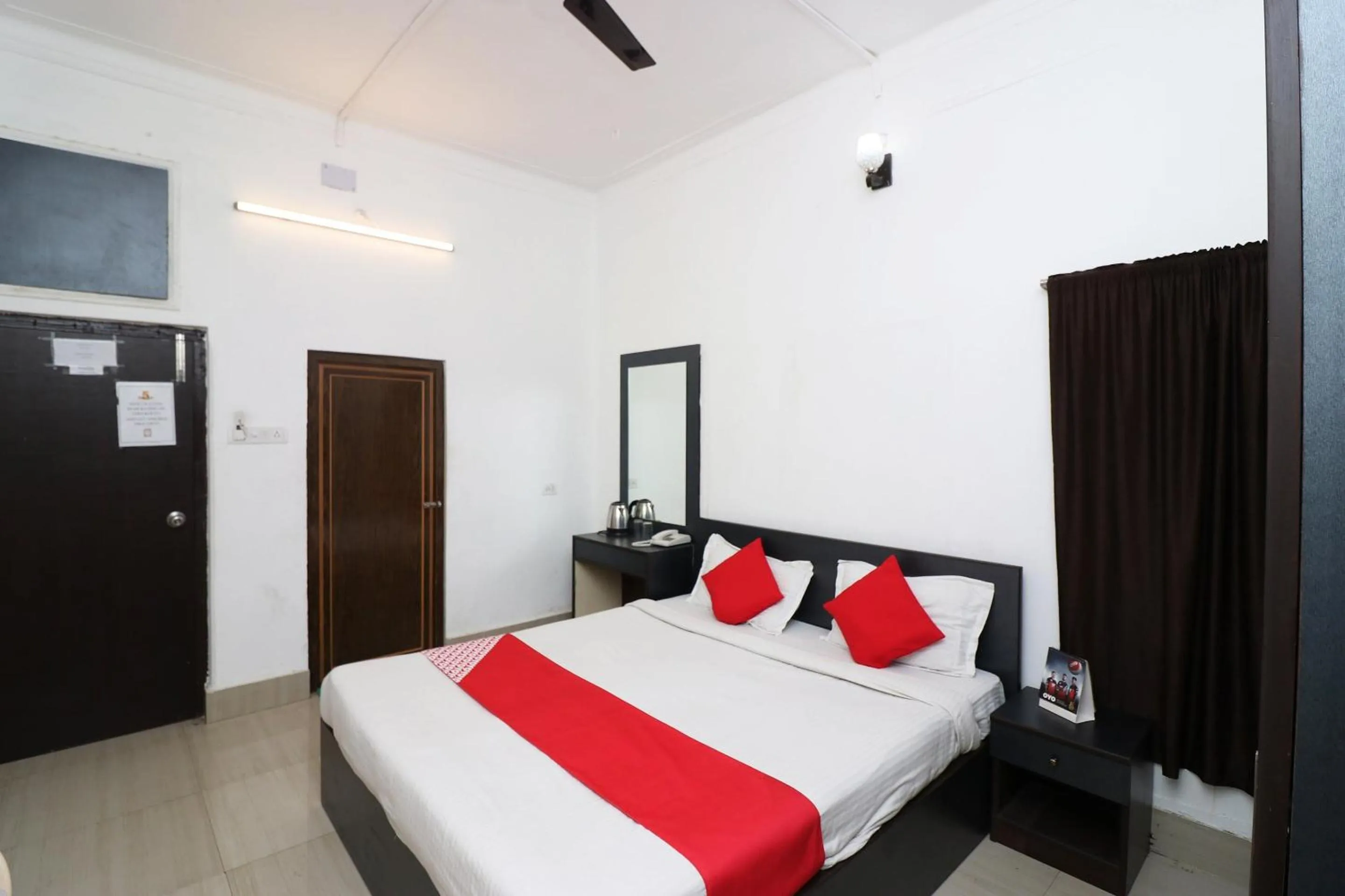 Bedroom, Bed in Hotel O Jalan Lake View Near Mani Square