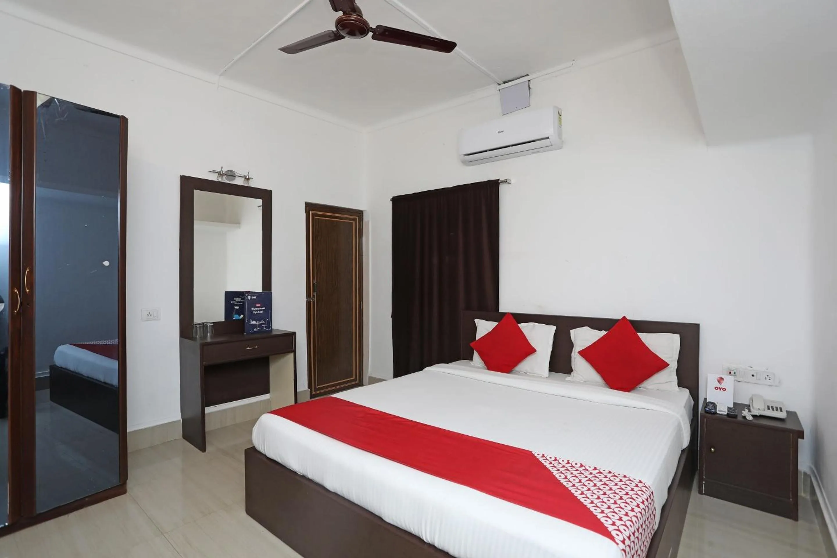 Bedroom, Bed in Hotel O Jalan Lake View Near Mani Square