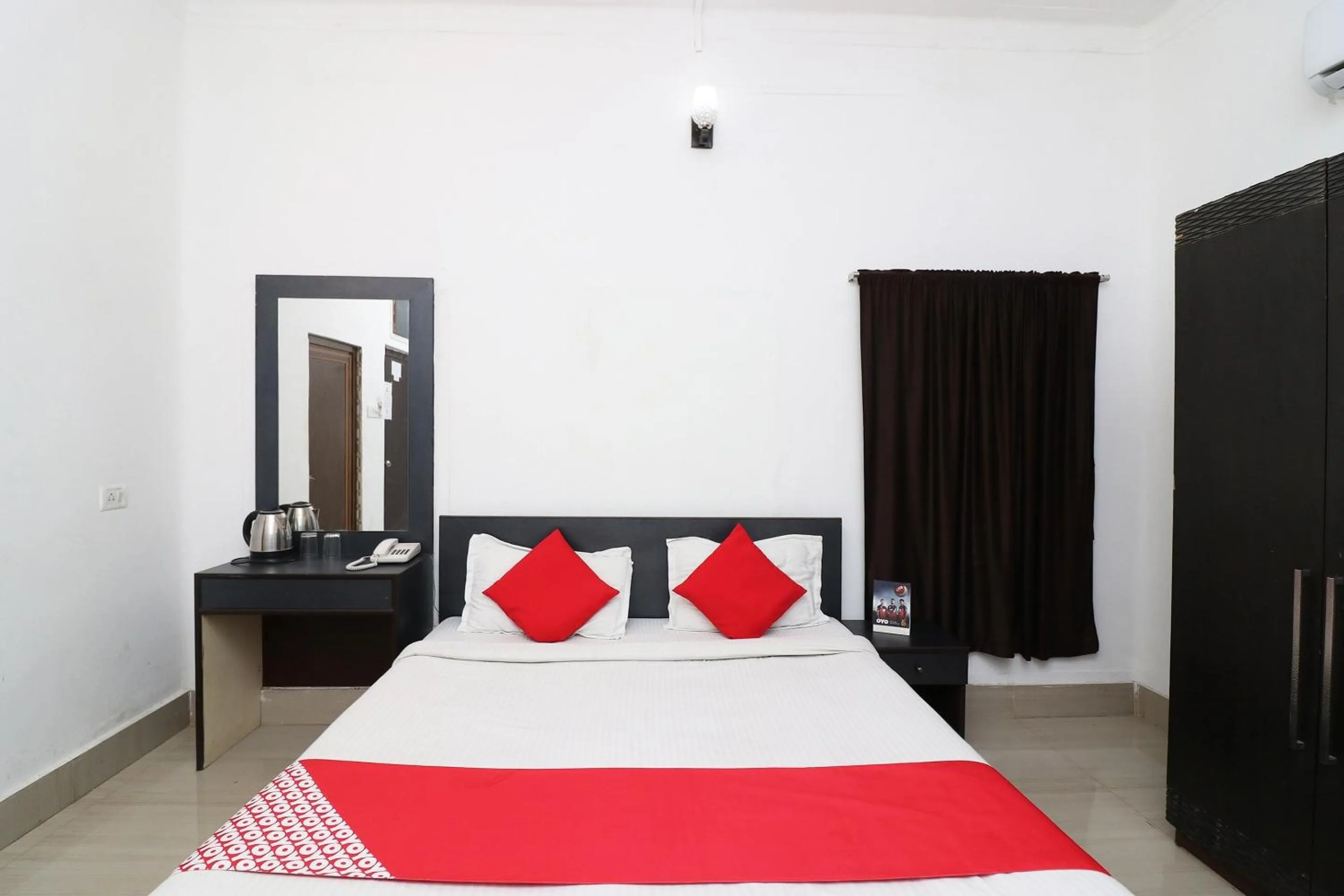 Bedroom, Bed in Hotel O Jalan Lake View Near Mani Square