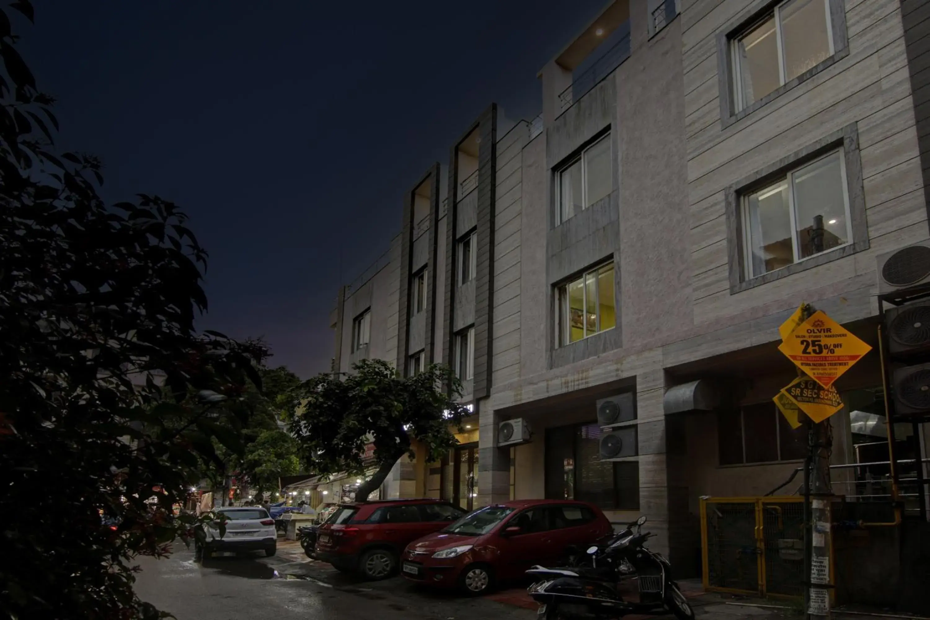 Facade/entrance in Super Townhouse Grand Inn Facade/entrance in Super Townhouse Grand Inn