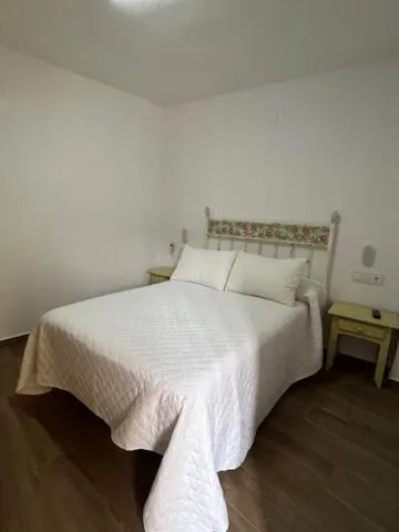 Bed in Hotel Mesón del Moro