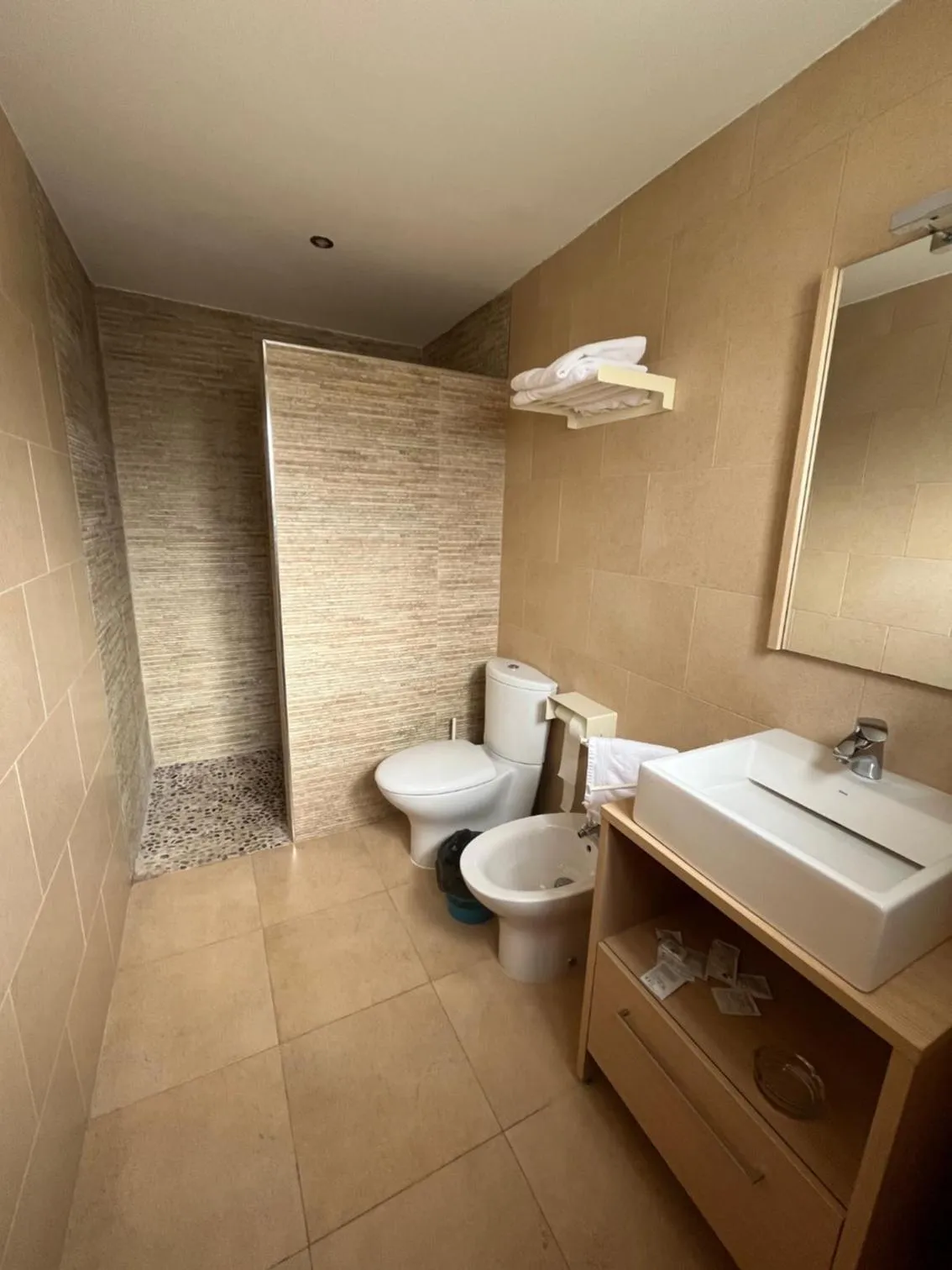 Bathroom in Hotel Mesón del Moro