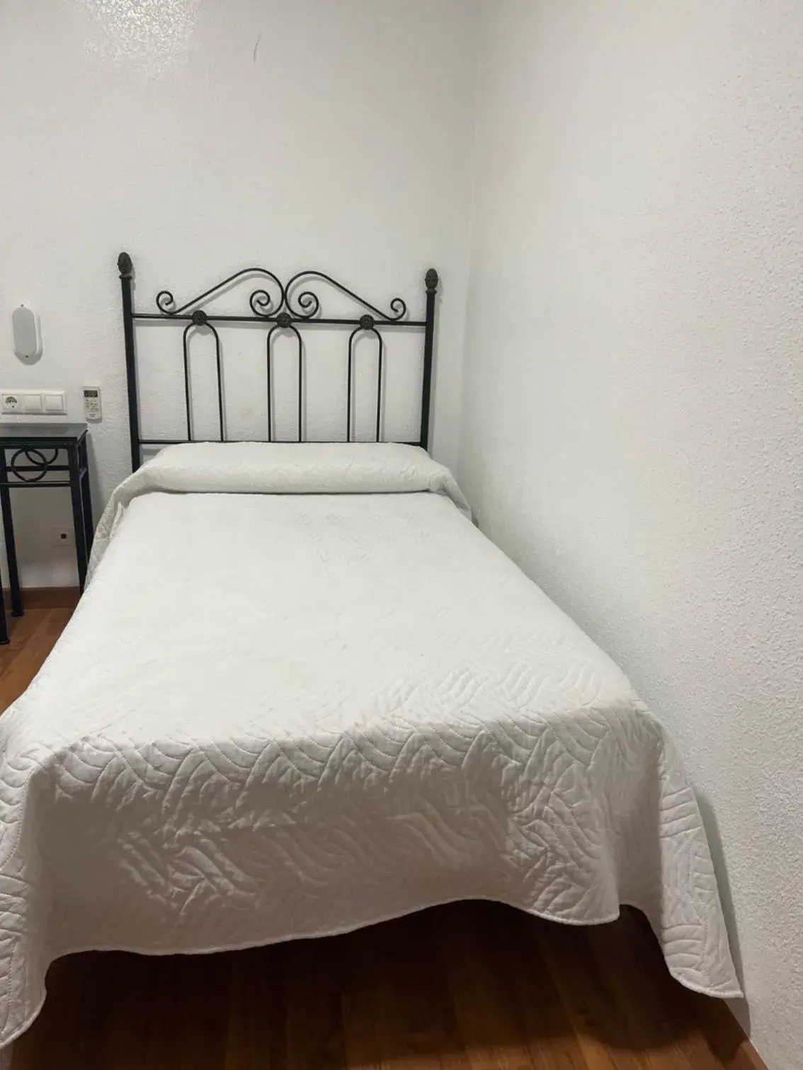 Single Room - single occupancy in Hotel Mesón del Moro Single Room - single occupancy in Hotel Mesón del Moro