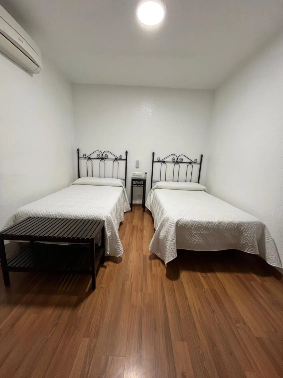 Bed in Hotel Mesón del Moro