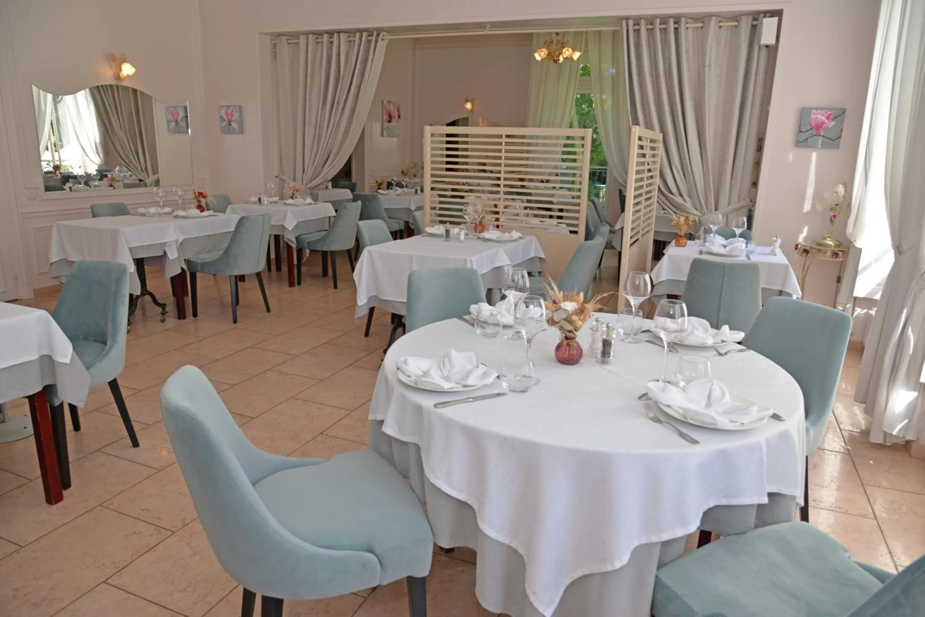 Logis - Hostellerie Le Chatel Nangis