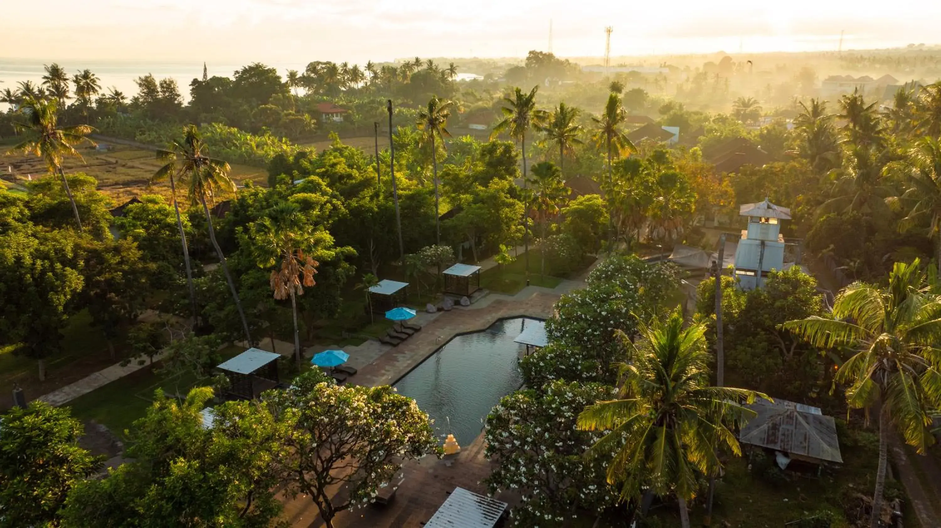 Swimming pool in Brits Resort Lovina Swimming pool in Brits Resort Lovina