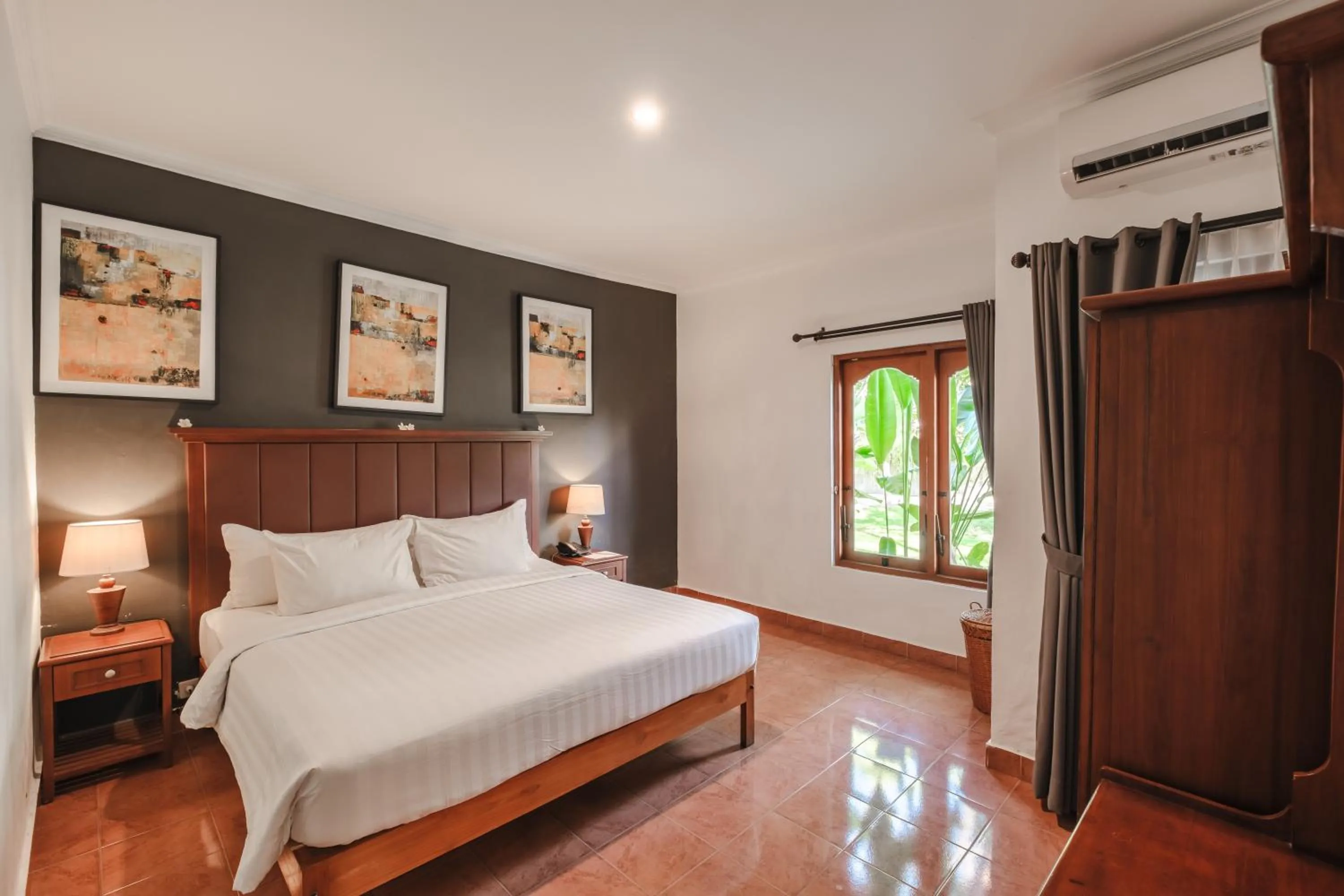 Bed in Brits Resort Lovina