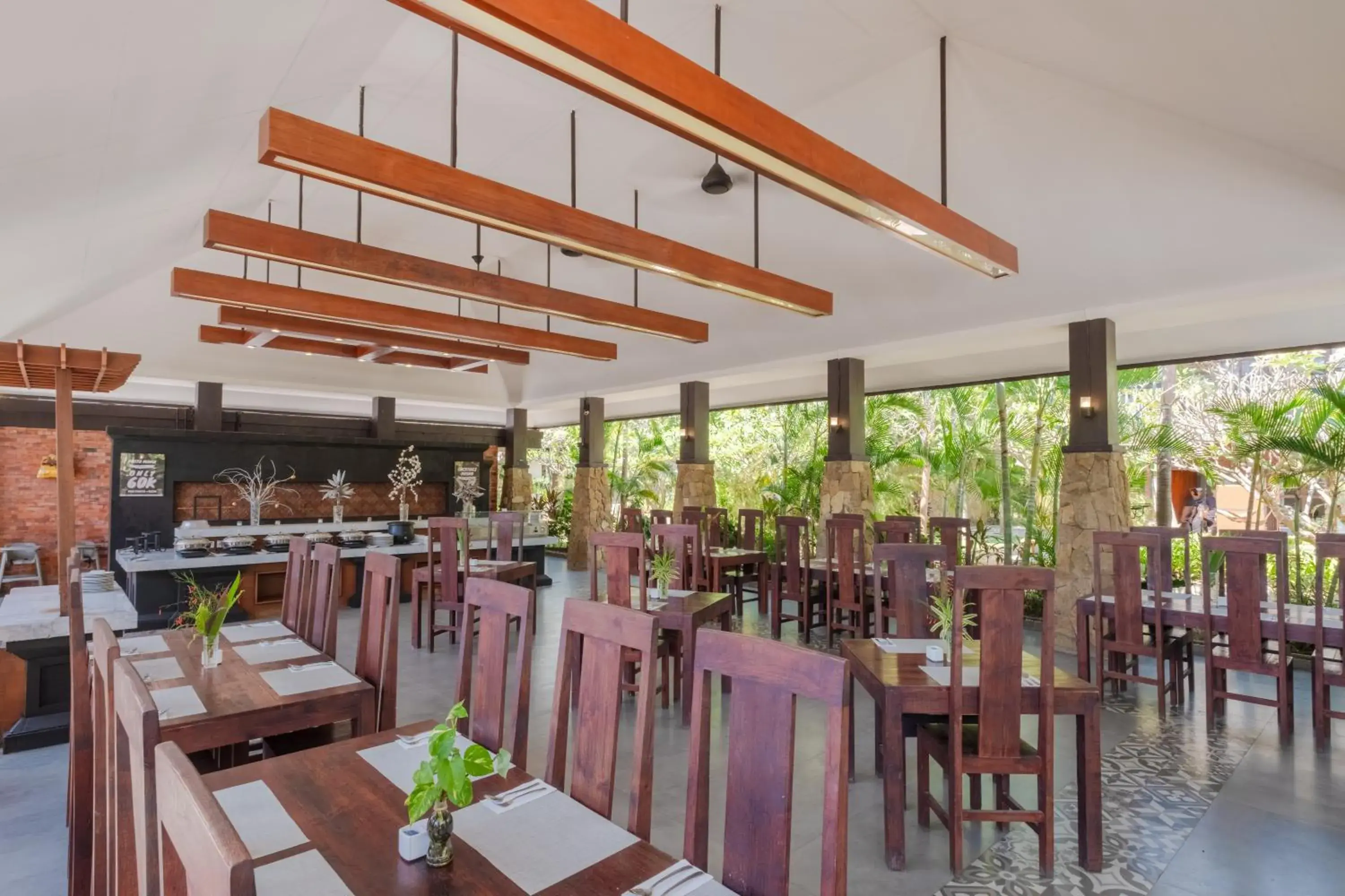 Restaurant/places to eat in Brits Resort Lovina Restaurant/places to eat in Brits Resort Lovina