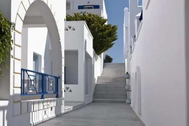 Facade/entrance in Lofos Village Facade/entrance in Lofos Village