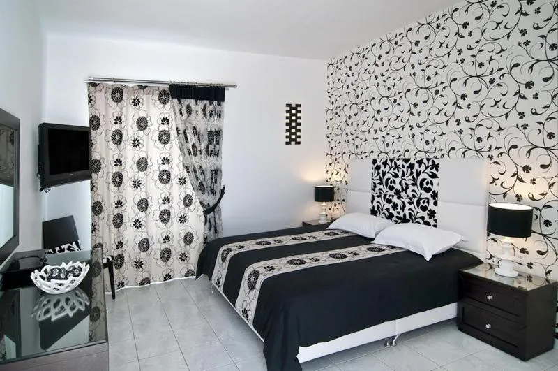 Photo of the whole room, Bed in Lofos Village