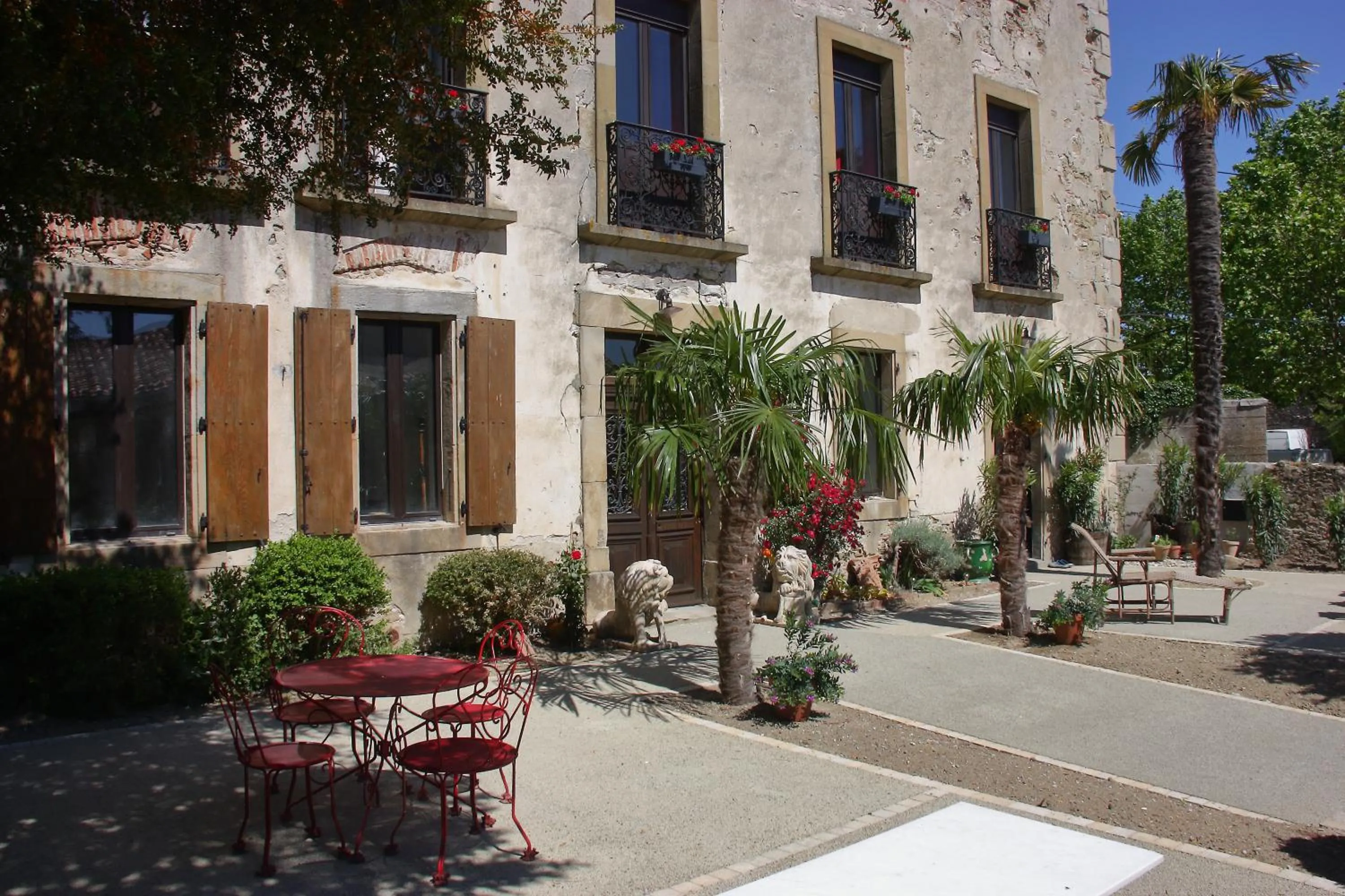 Facade/entrance in La Grande Maison