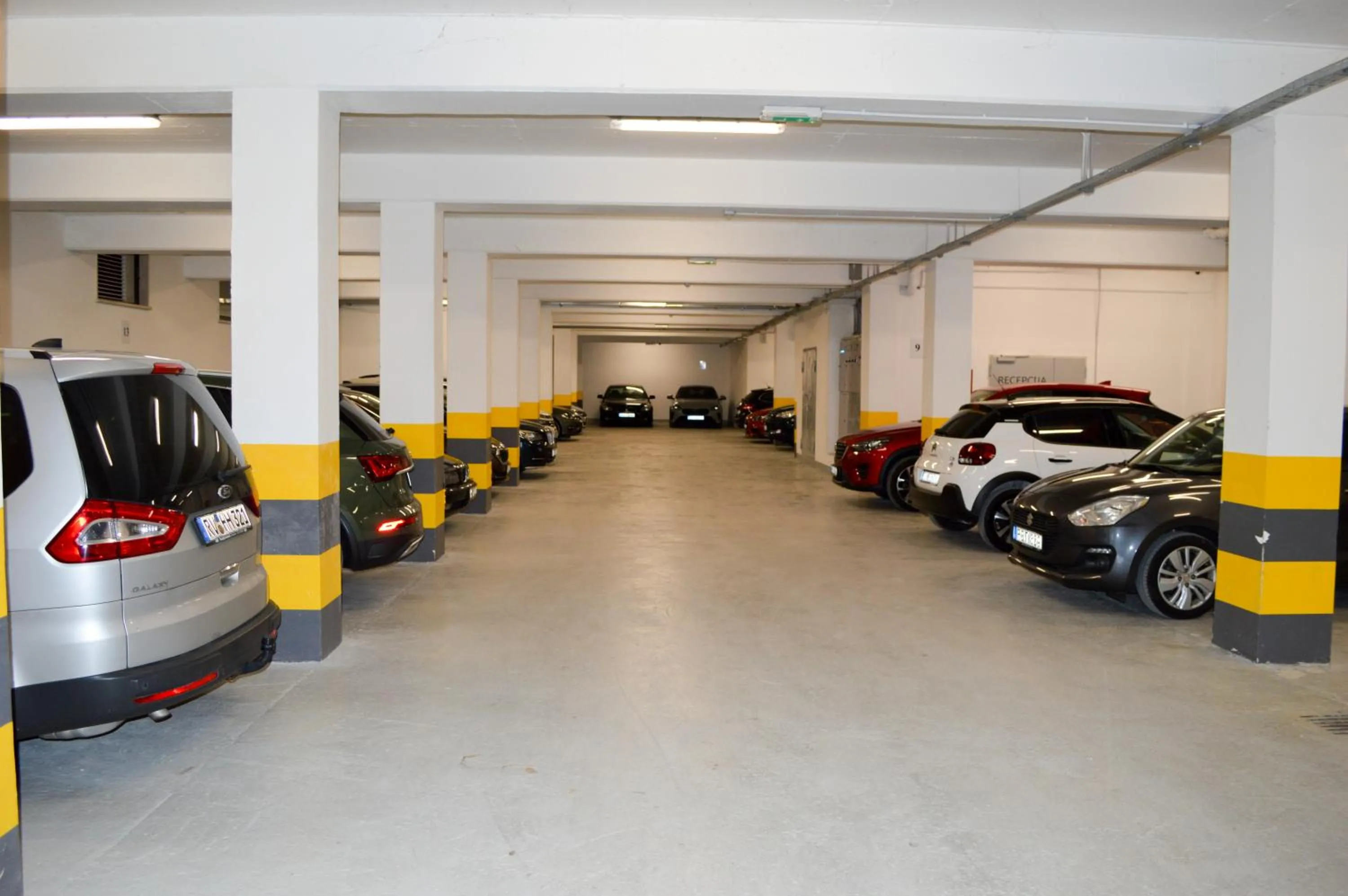 Parking in Hotel Villa MiraMar