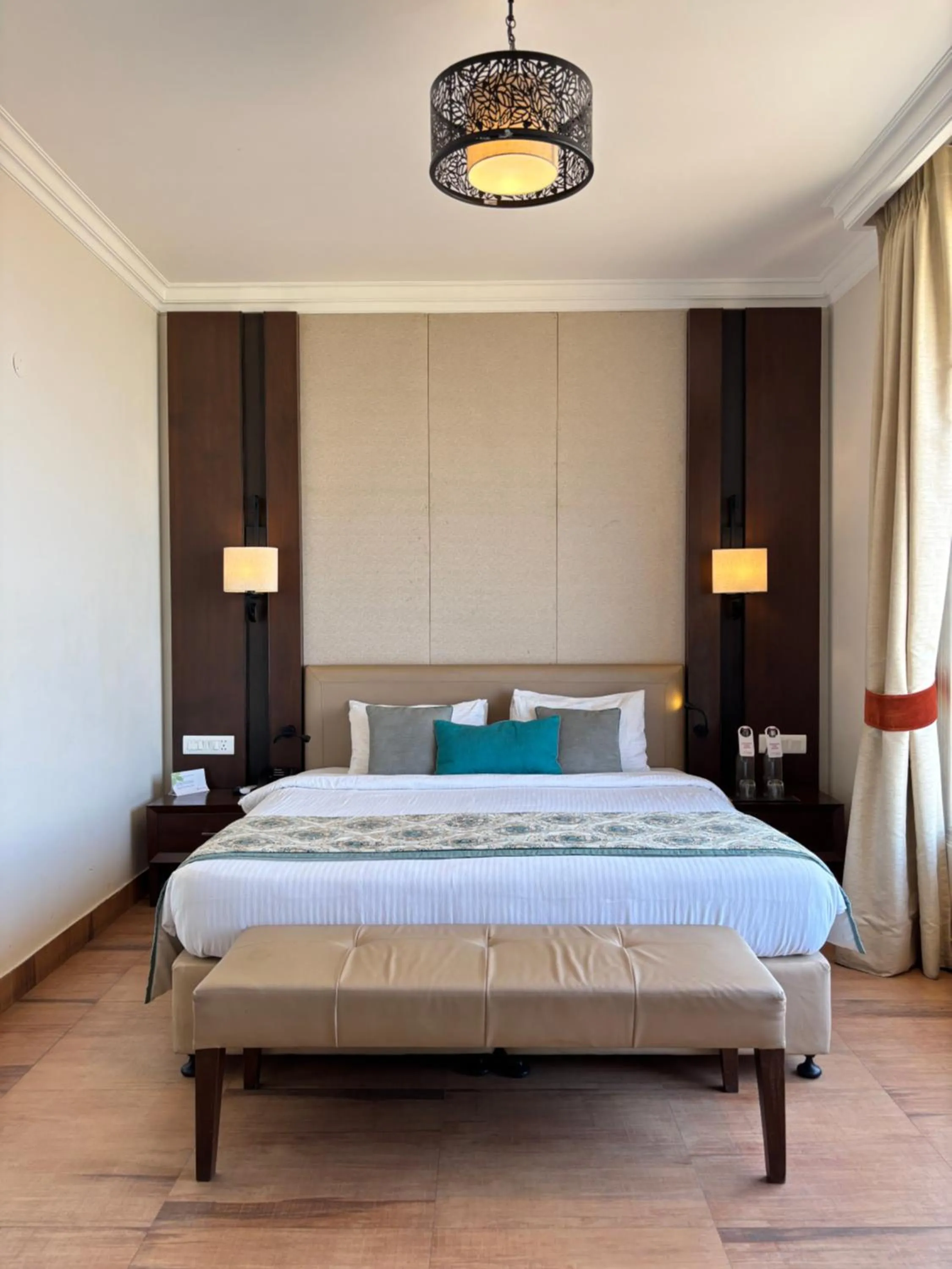 Bed in Regenta Resort & Spa Mashobra