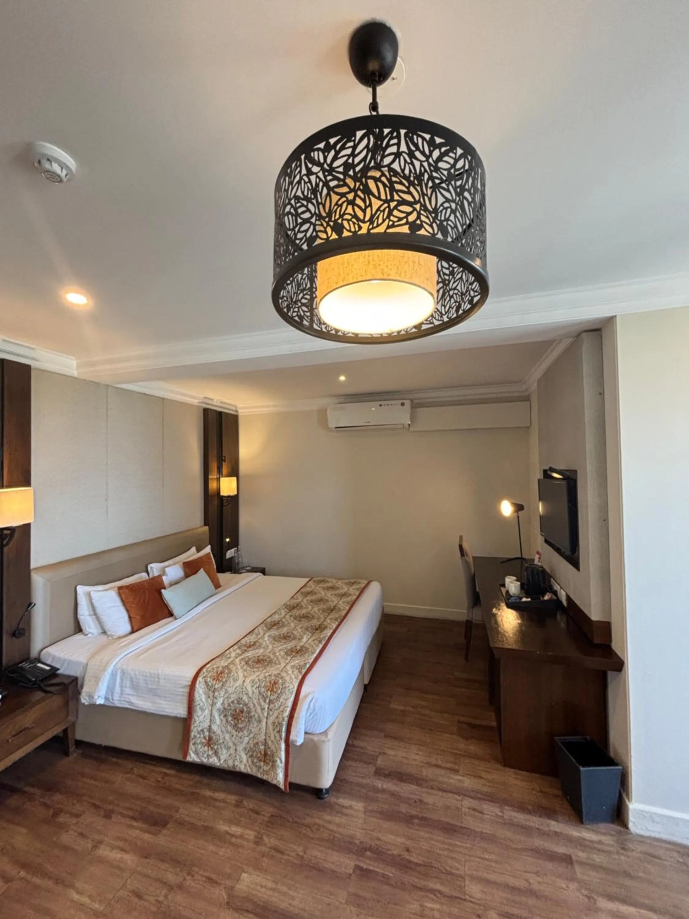 Bedroom, Bed in Regenta Resort & Spa Mashobra