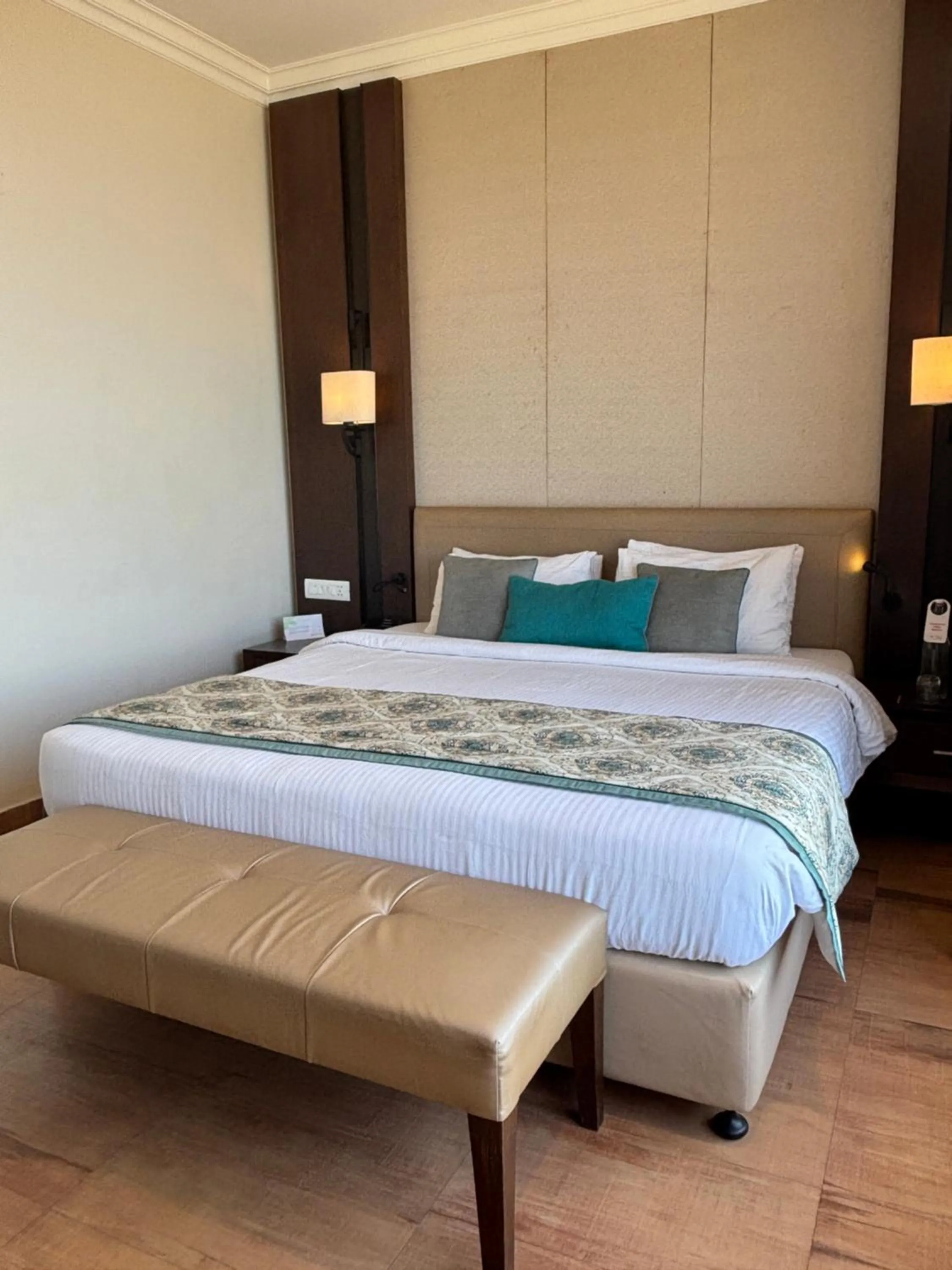 Bed in Regenta Resort & Spa Mashobra
