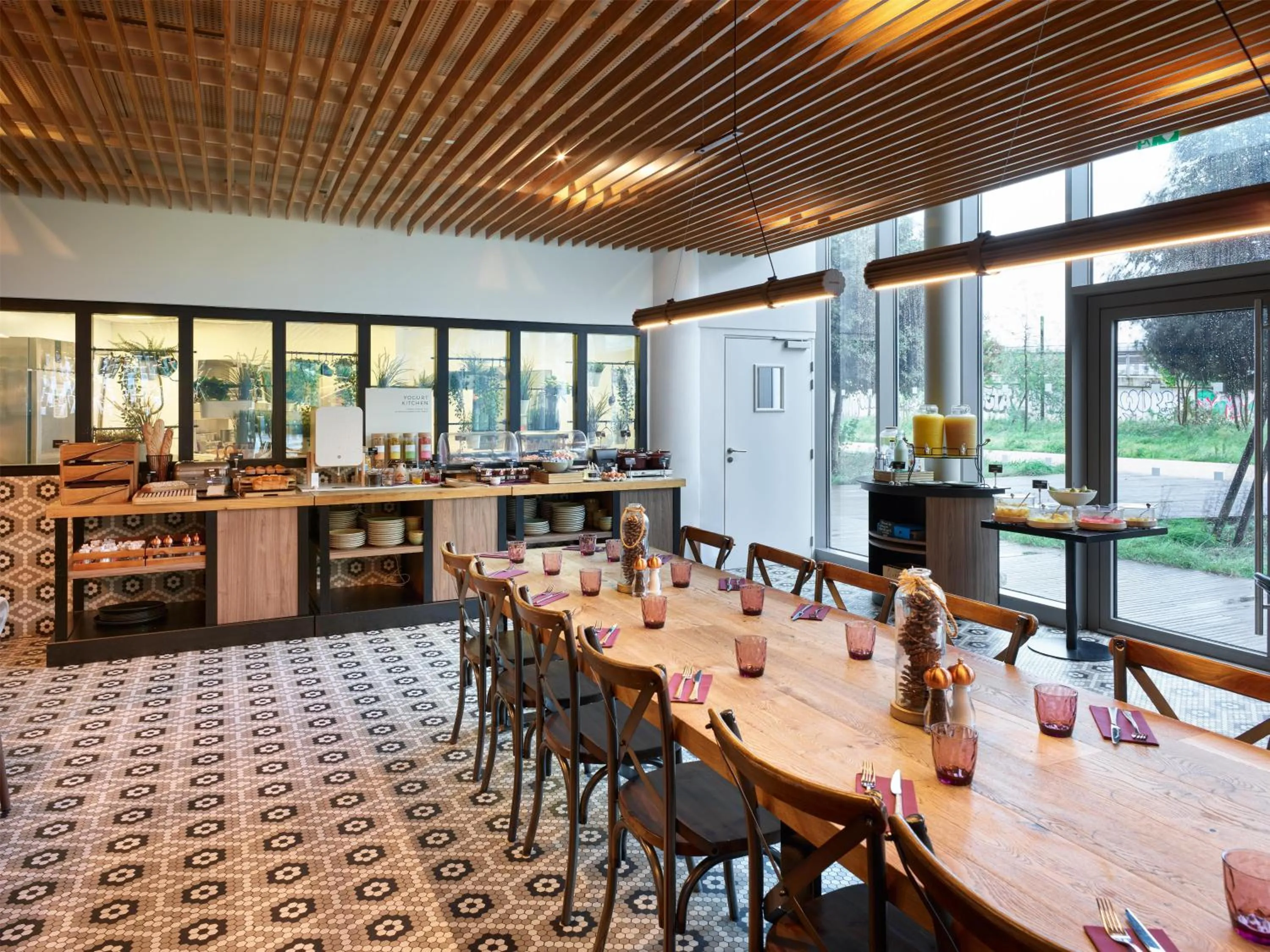 Breakfast in Radisson Hôtel Bordeaux Saint-Jean