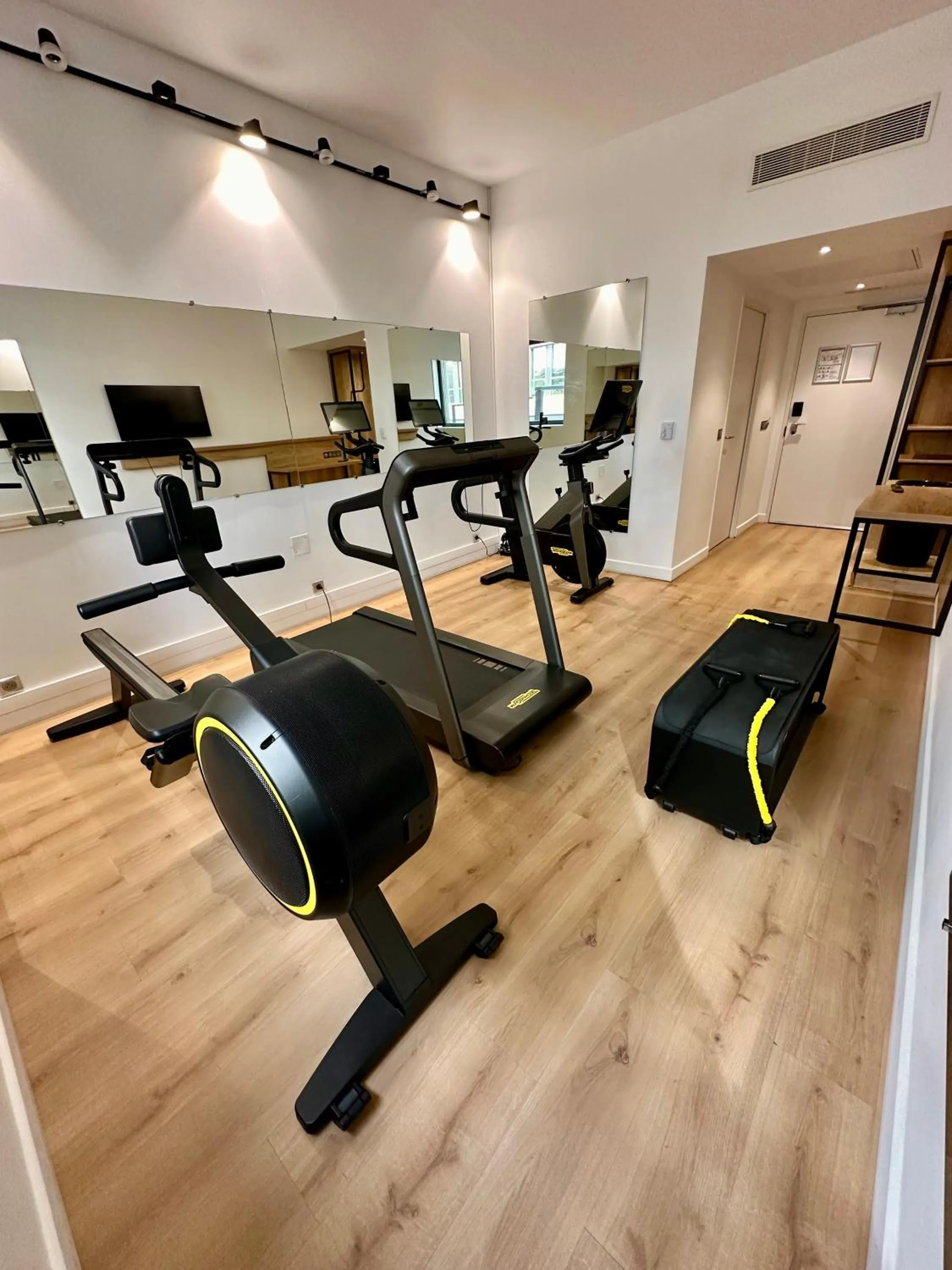 Fitness centre/facilities in Radisson Hôtel Bordeaux Saint-Jean