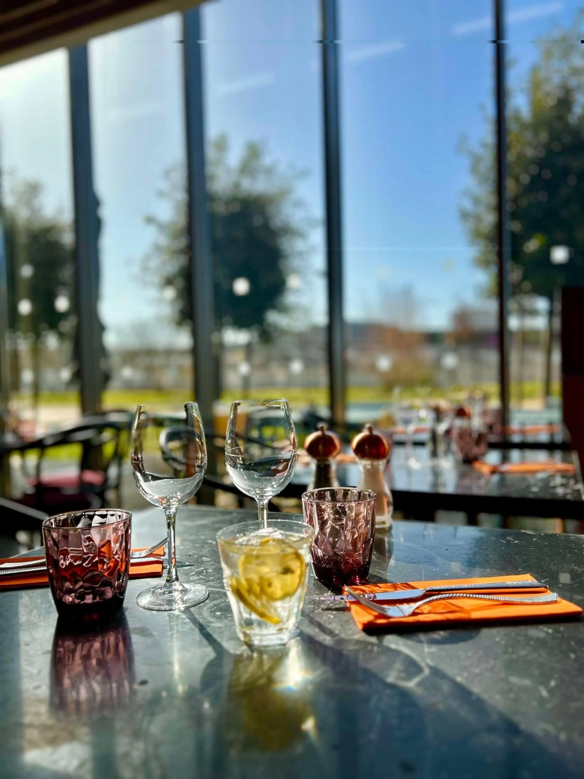 Restaurant/places to eat in Radisson Hôtel Bordeaux Saint-Jean