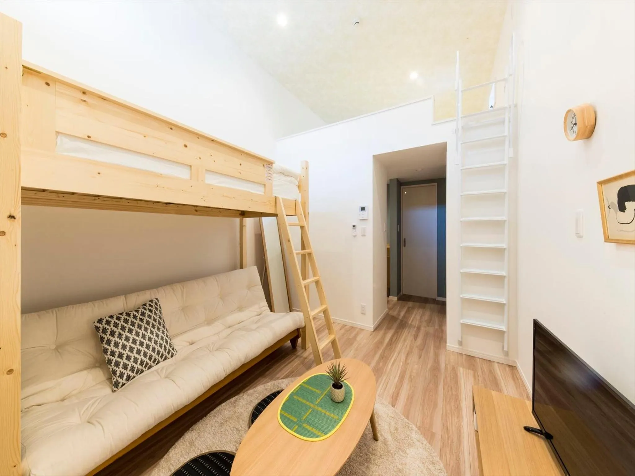 Living room, Bed in TRIP POD KOMONDO-MACHI