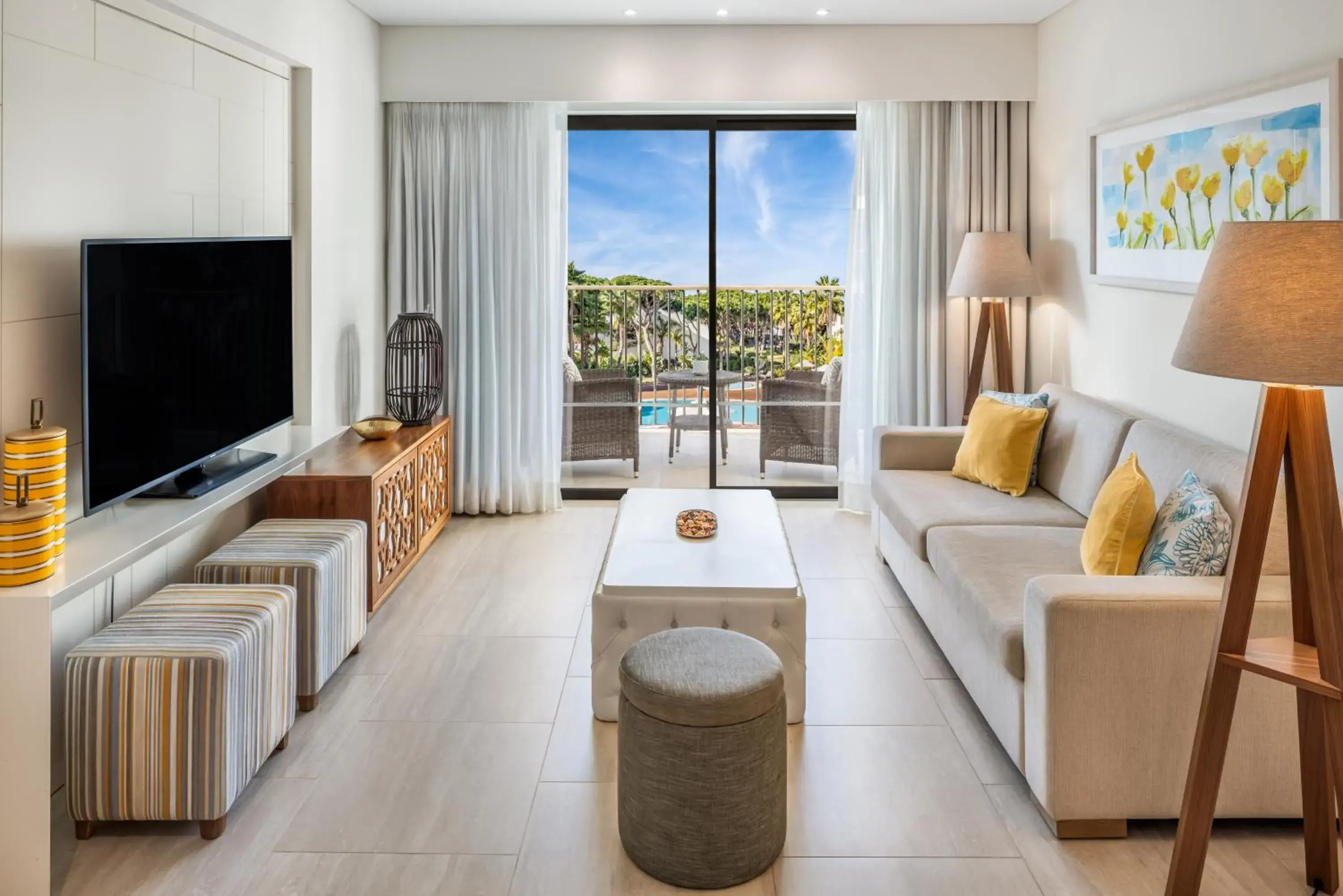 Living room in Pine Cliffs Gardens Living room in Pine Cliffs Gardens