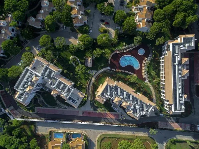 Property building in Pine Cliffs Gardens Property building in Pine Cliffs Gardens