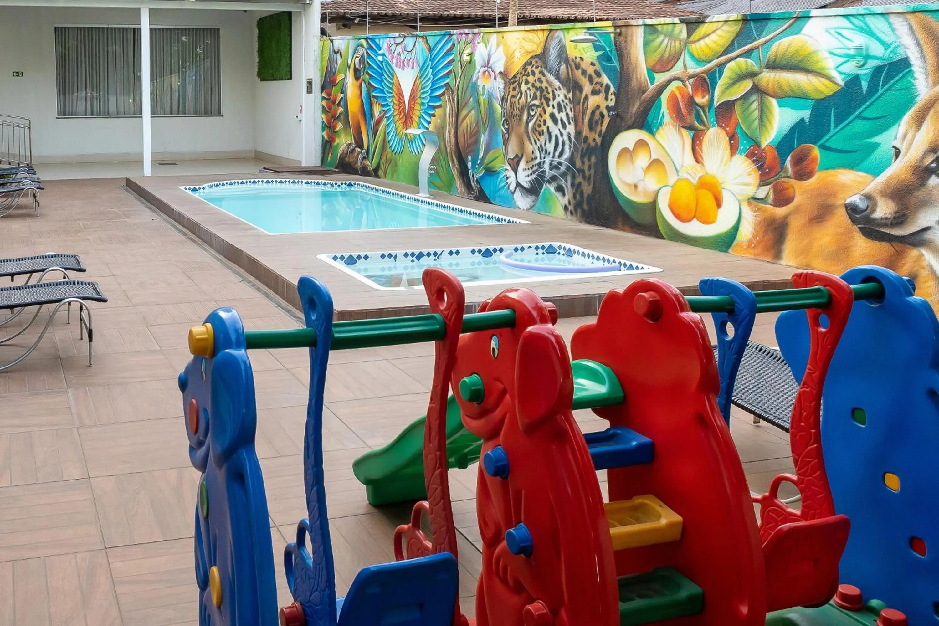 Swimming pool in Allegro Hotel