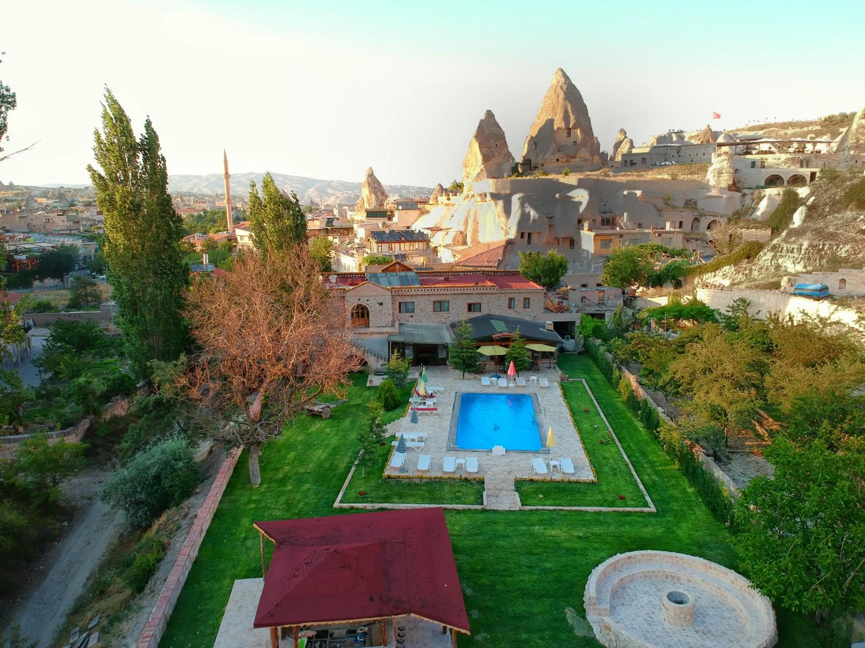 Swimming pool in Kufe Hotel