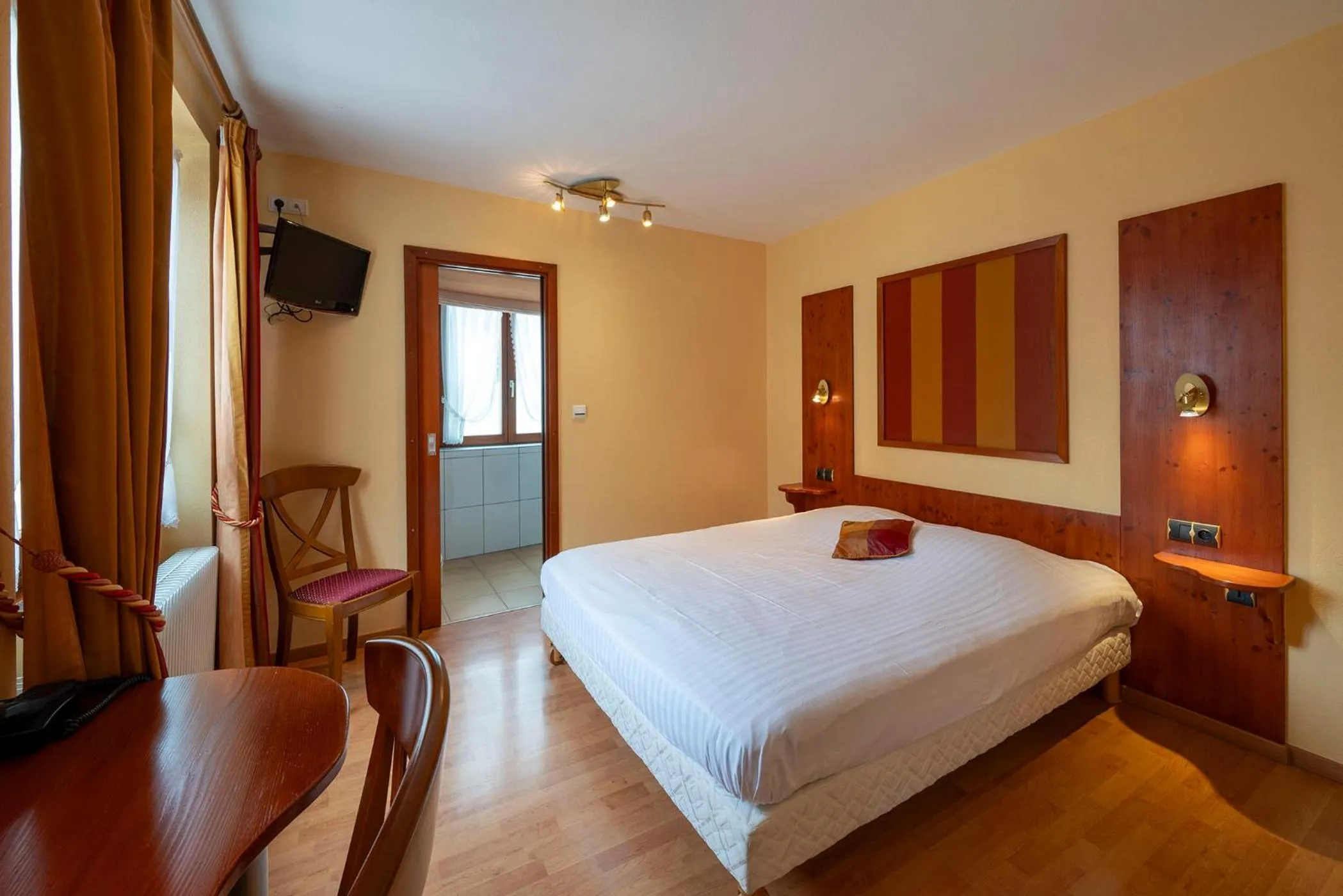 Bed in Hôtel A la Vignette - COLMAR-NORD