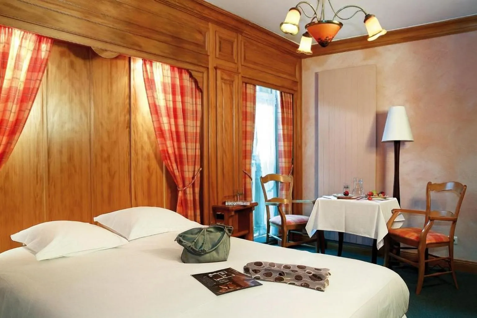 Bed in Hôtel A la Vignette - COLMAR-NORD