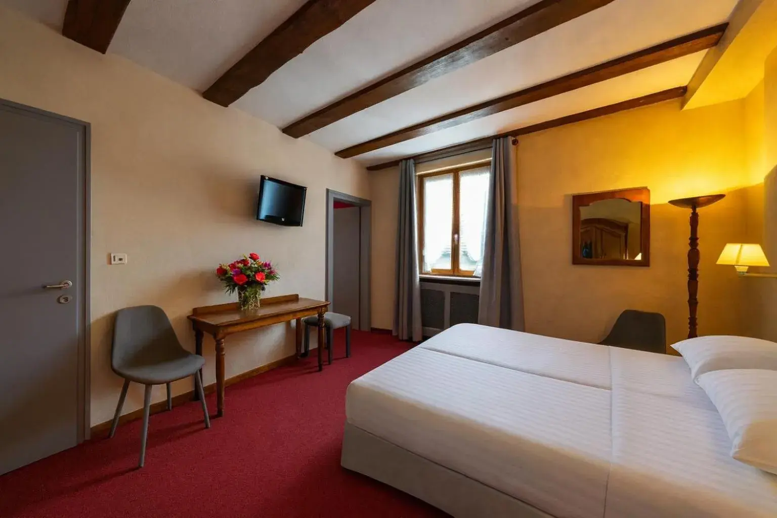 Quadruple Room in Hôtel A la Vignette - COLMAR-NORD Quadruple Room in Hôtel A la Vignette - COLMAR-NORD