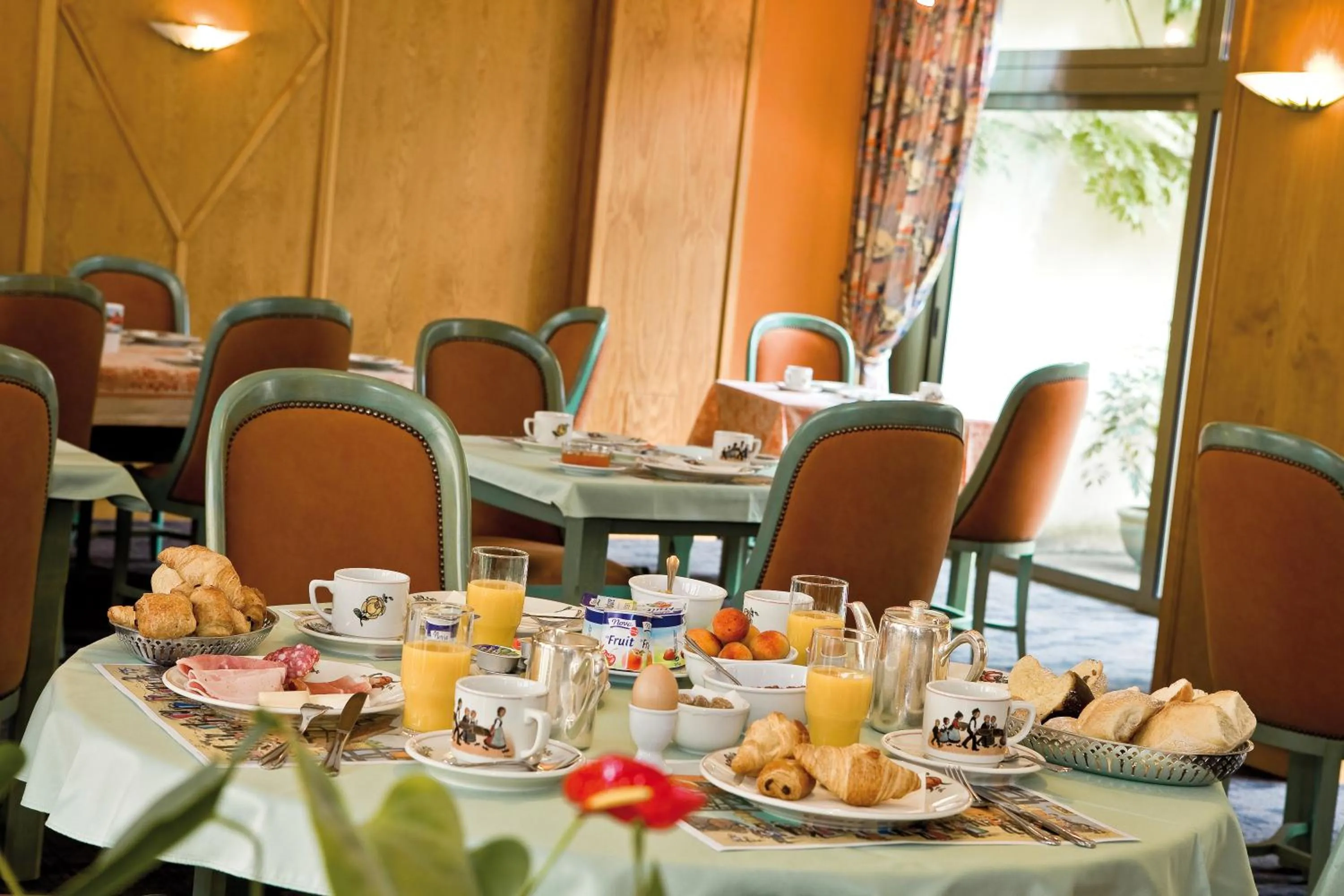 Breakfast in Hôtel A la Vignette - COLMAR-NORD