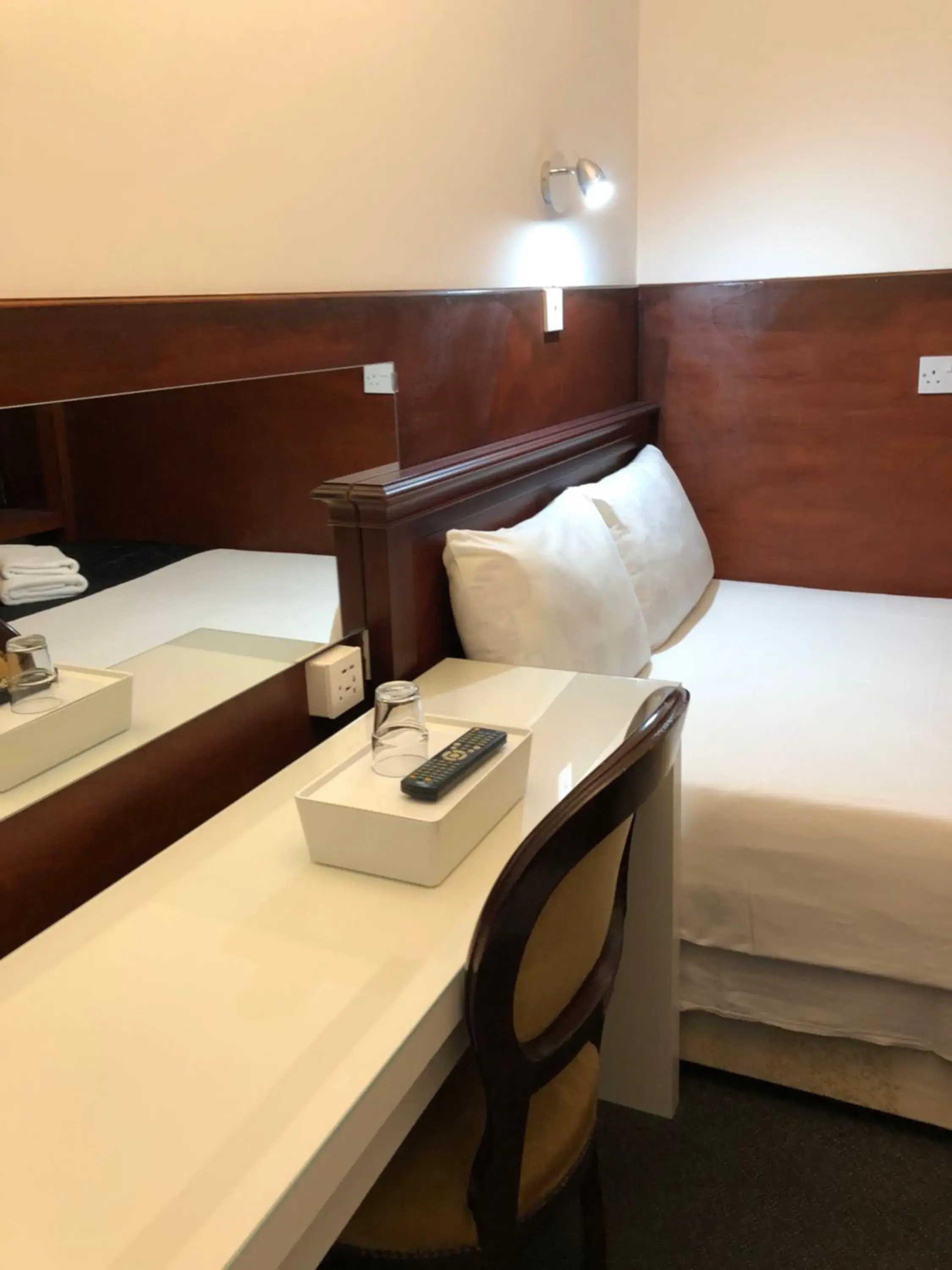 Double Room in Plaza London Hotel Double Room in Plaza London Hotel