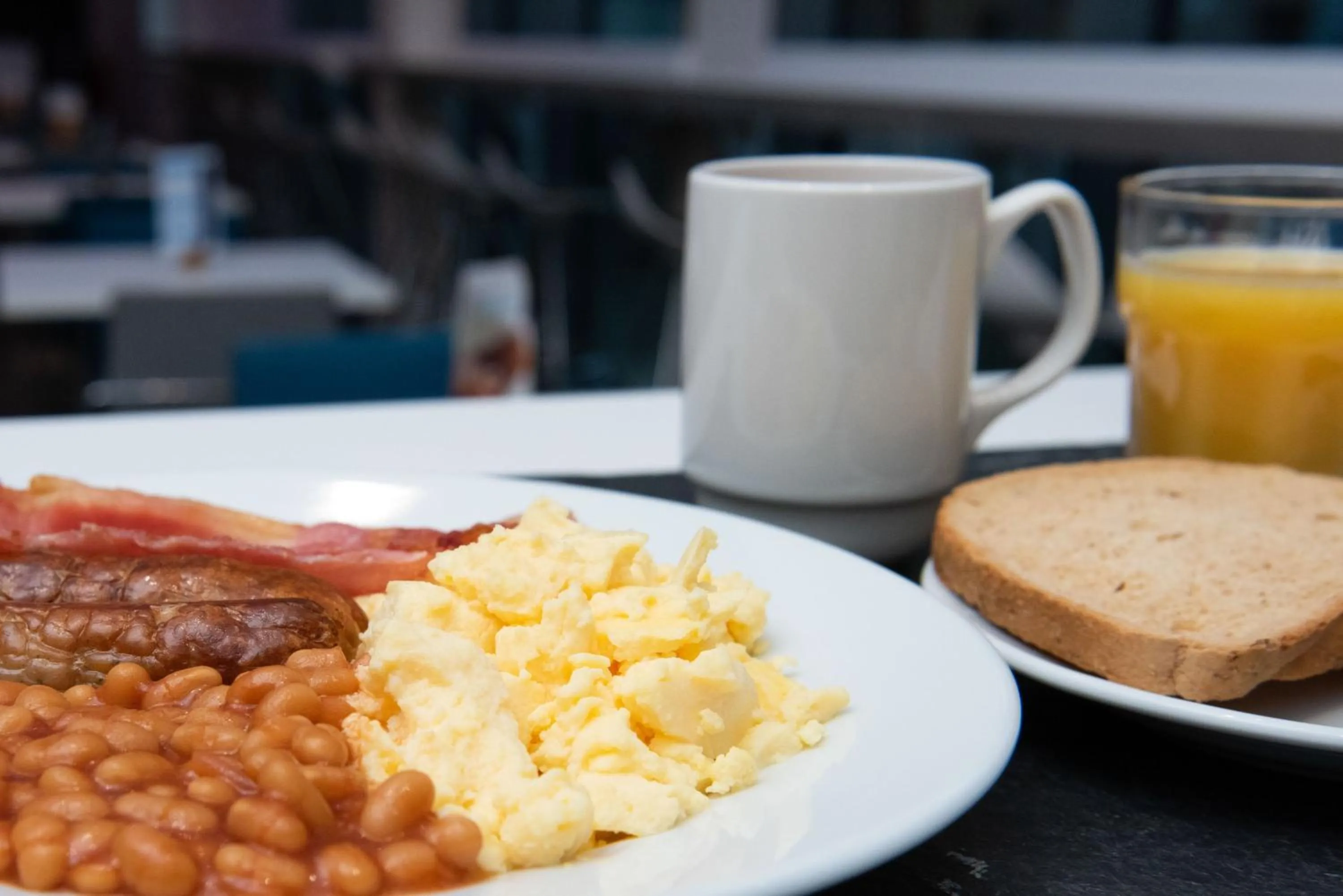 Restaurant/places to eat in Holiday Inn Express Manchester City Centre Arena by IHG