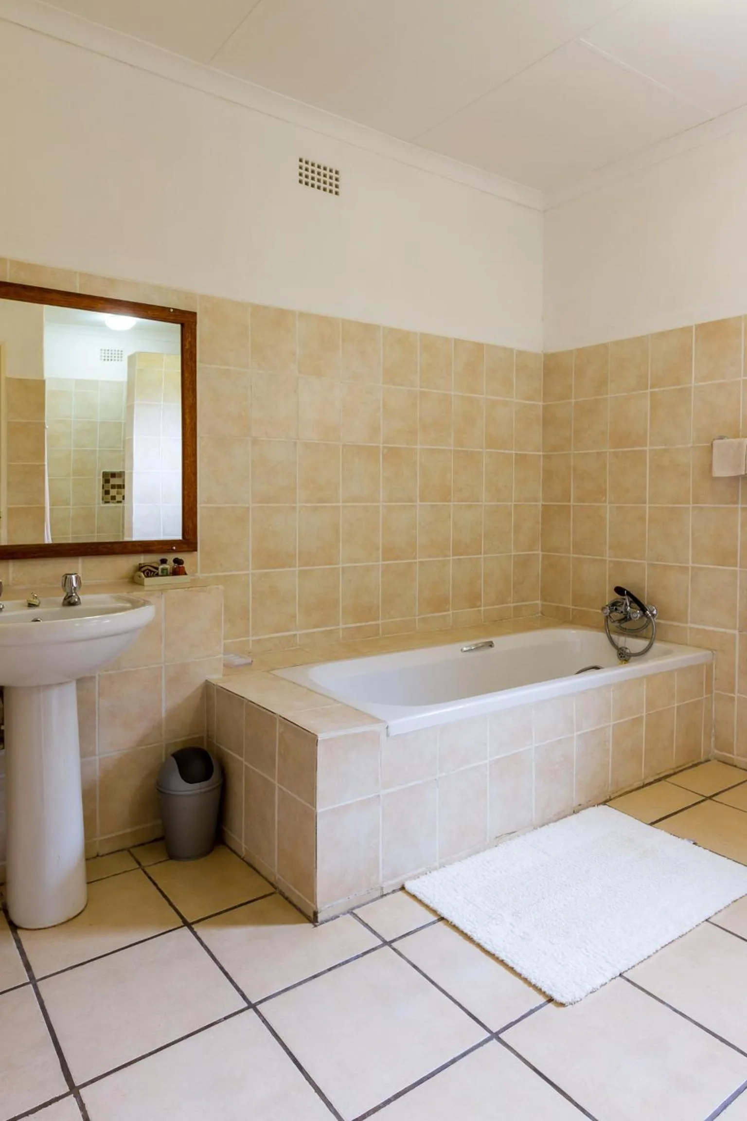 Bathroom in Cuckoo Ridge Country Retreat