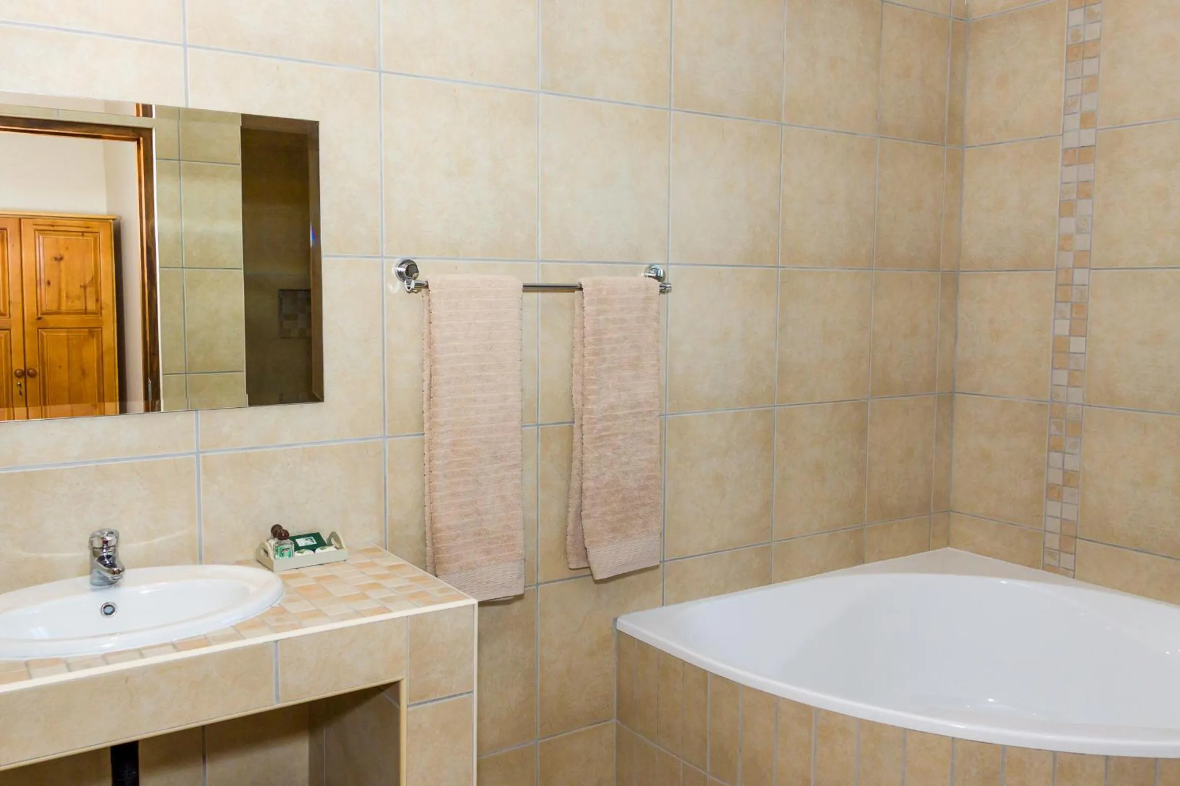 Bathroom in Cuckoo Ridge Country Retreat